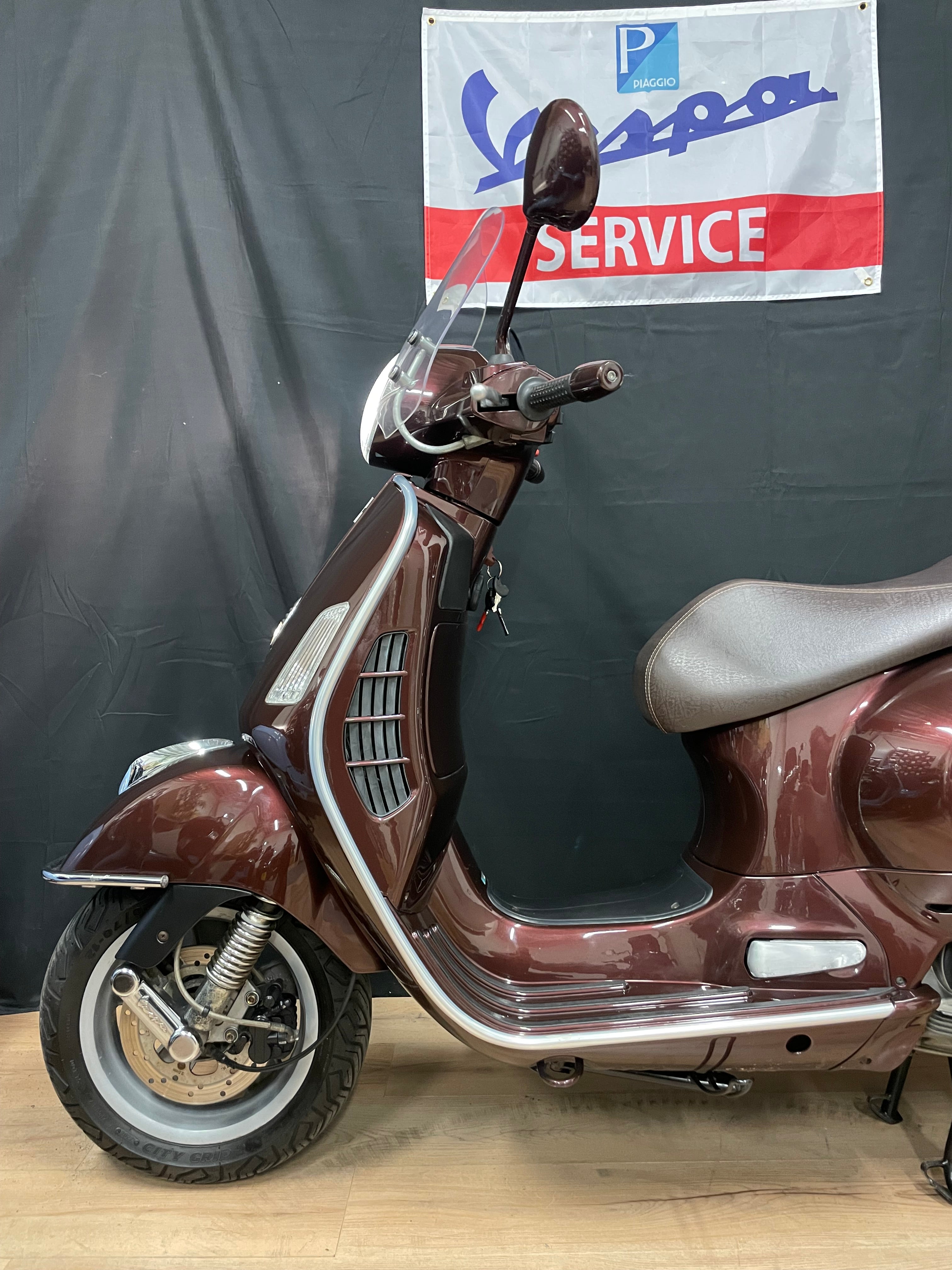 Vespa GTS 250 ie | Garantie | Zeer nette staat | Opties