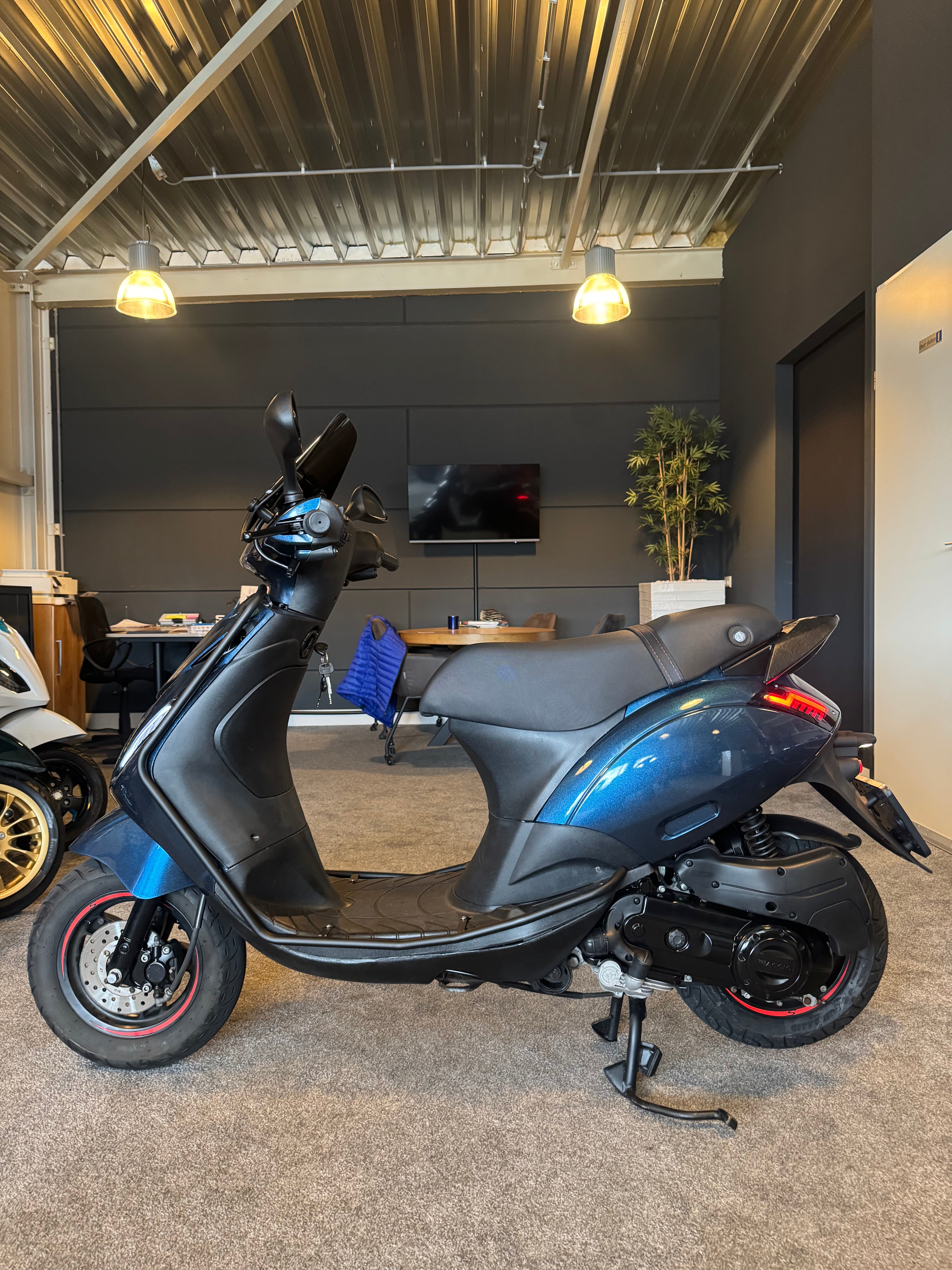 Piaggio Zip 50S | Full option | Brom | 1e eigenaar | Garantie