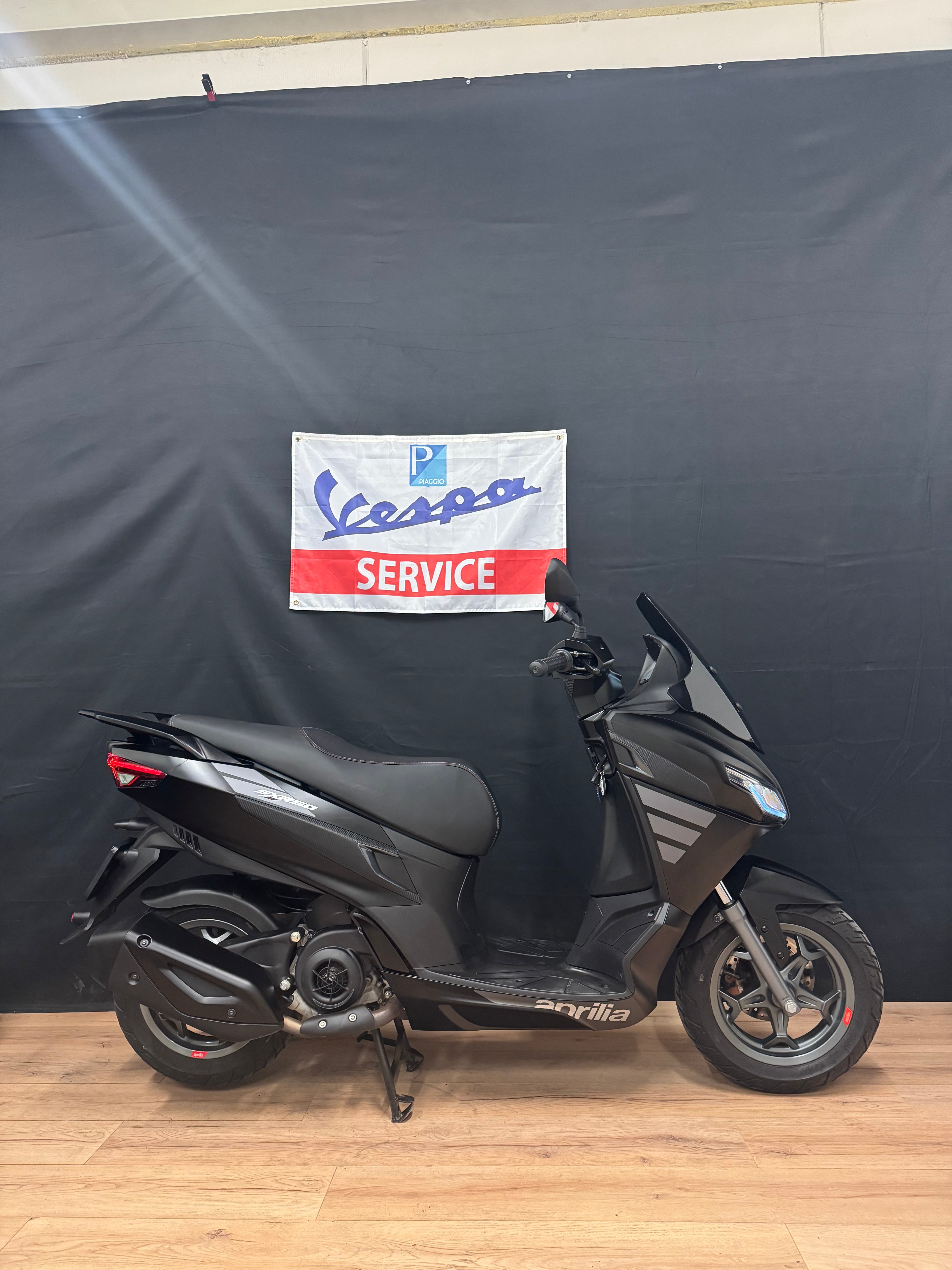 Aprillia SXR | 2,5 jaar garantie | Nieuwstaat | Brom | 2025