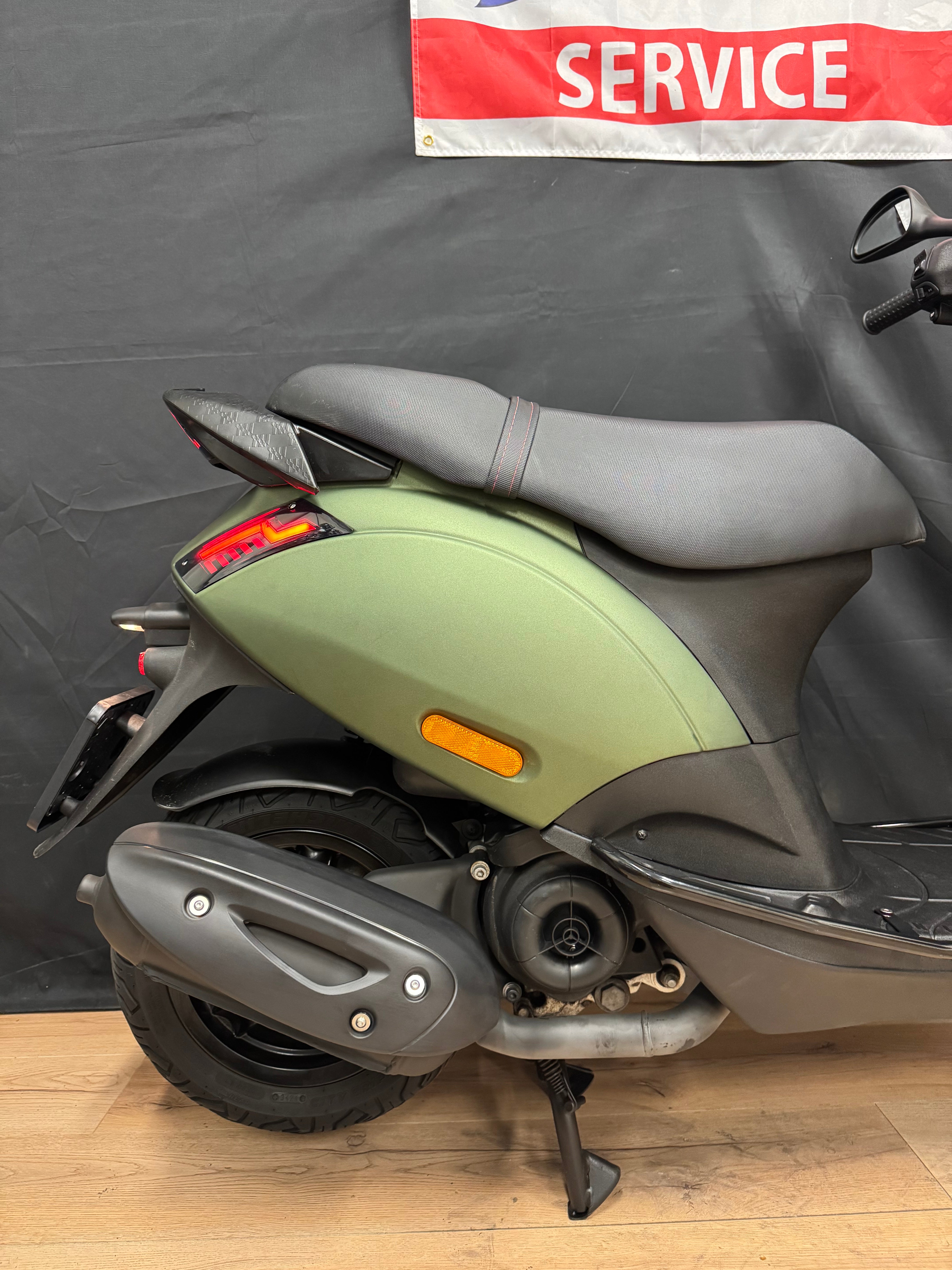 Piaggio Zip 50s | Full option | Garantie | Custom | Brom