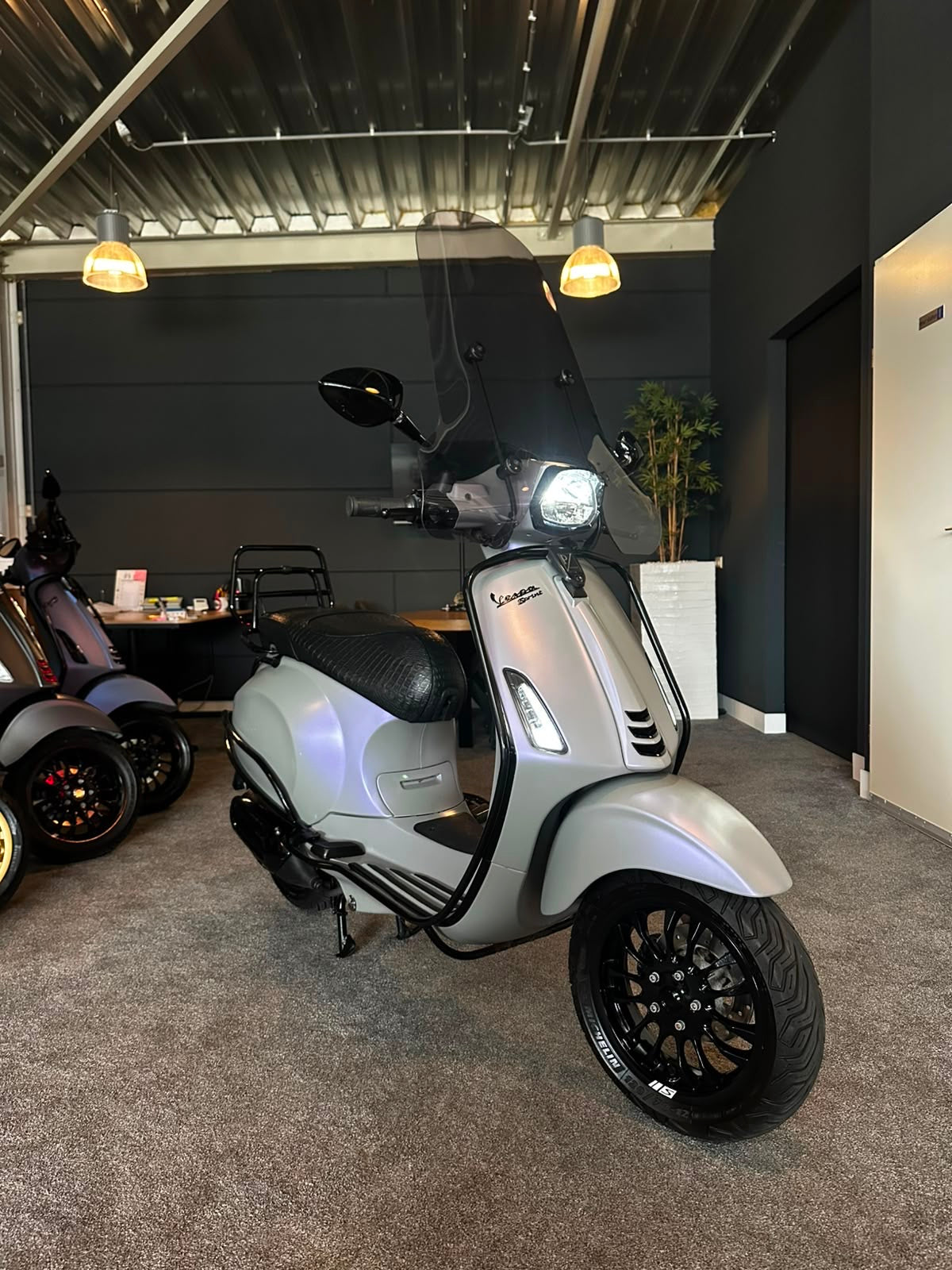 Vespa sprint 50s | Custom | Full option | Netjes | Garantie