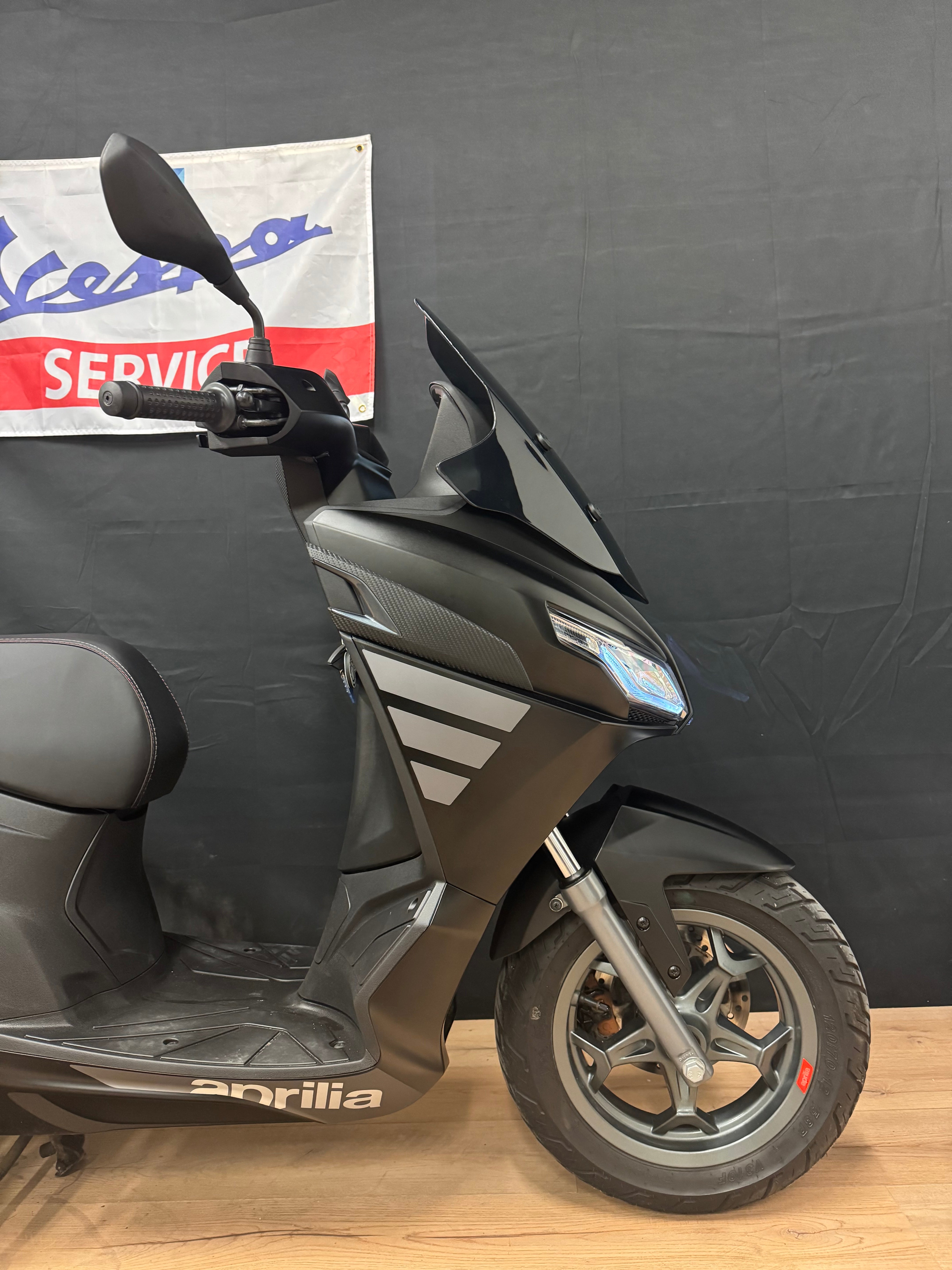 Aprillia SXR | 2,5 jaar garantie | Nieuwstaat | Brom | 2025