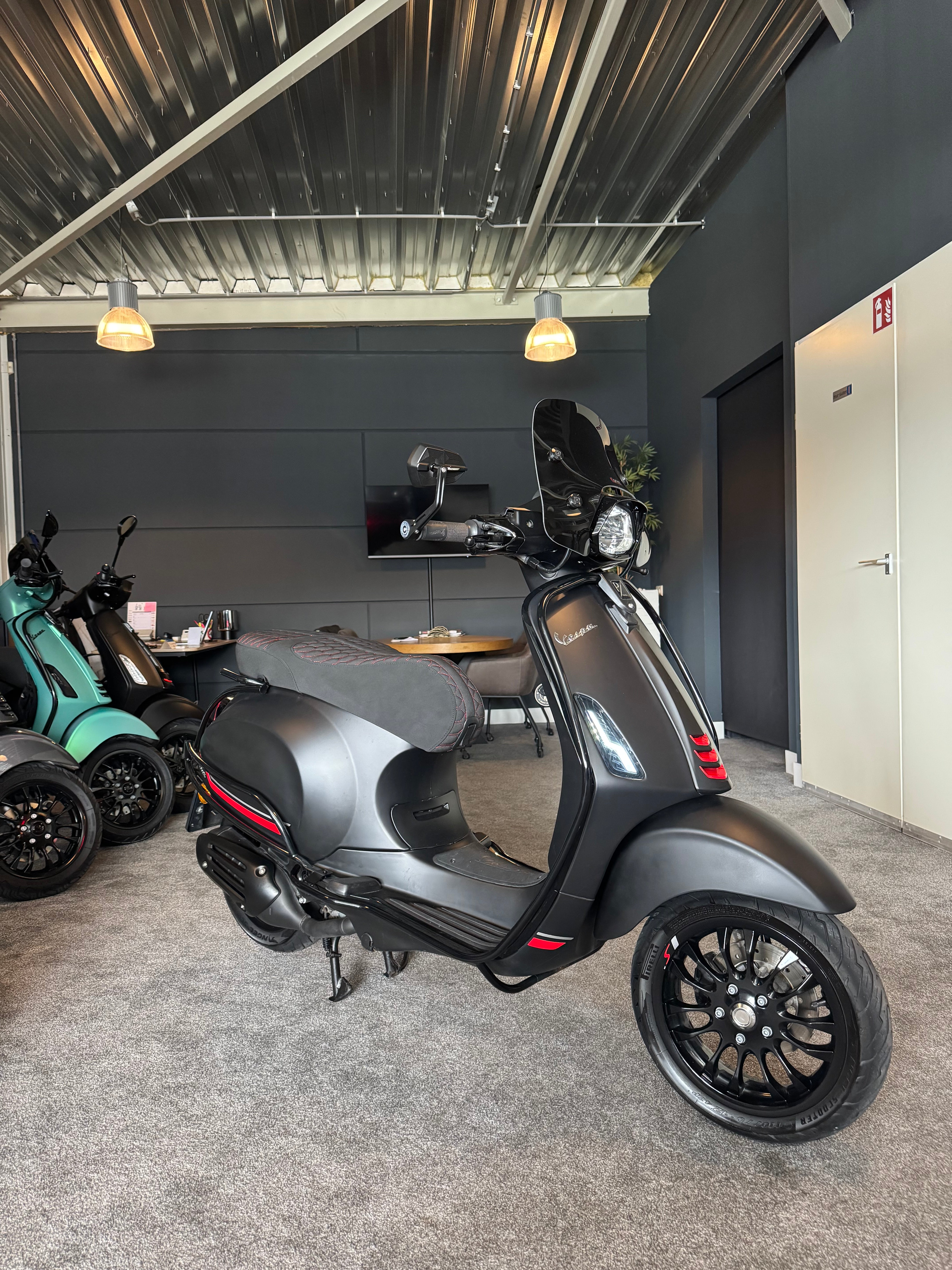 Vespa sprint 50S - Brom - Full option - Garantie - Custom