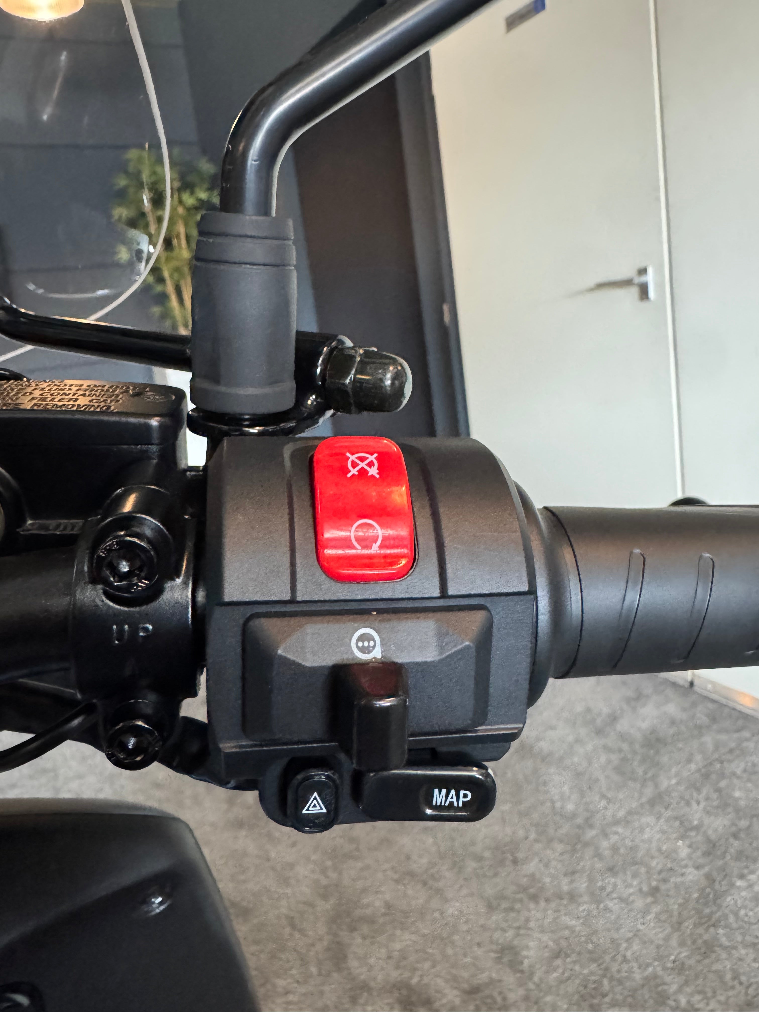 Piaggio one + ( Plus ) | Uniek | 95km bereik | Piaggio Zip