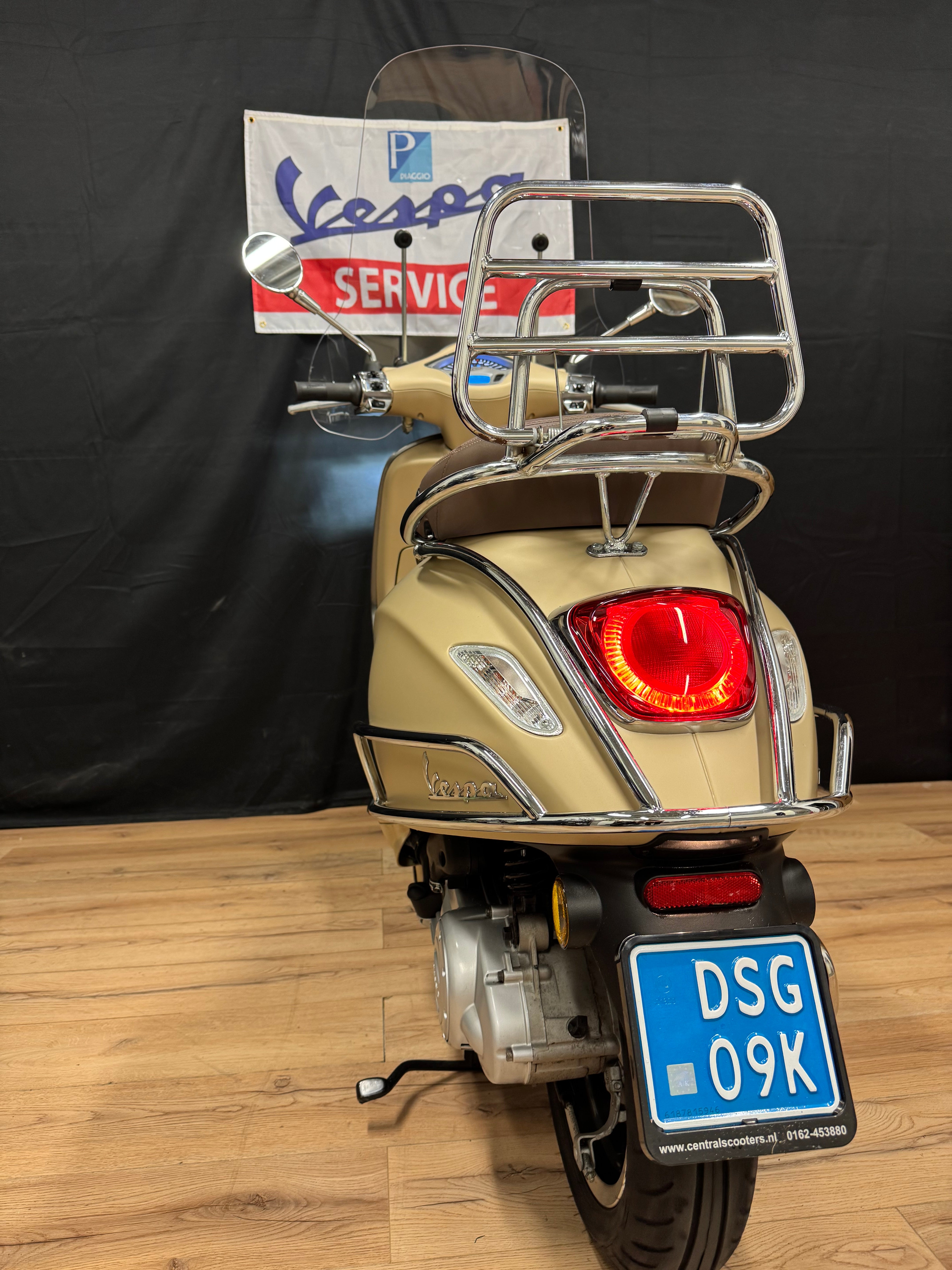 Vespa Primavera 50s | Nieuwstaat | 1800km | Uniek | Garantie
