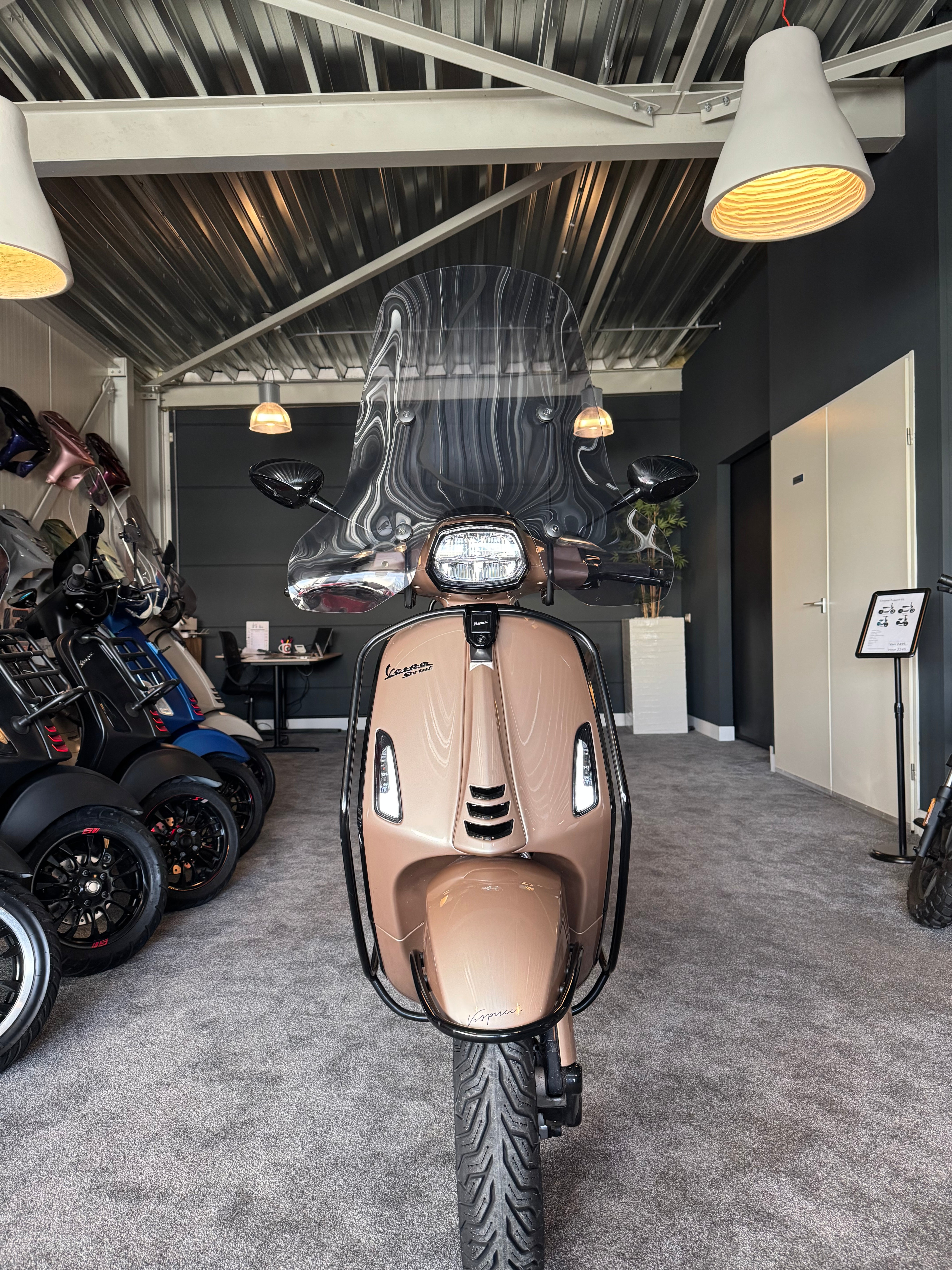 Vespa Sprint 50s | Custom | Full option | Garantie | 1e eigenaar