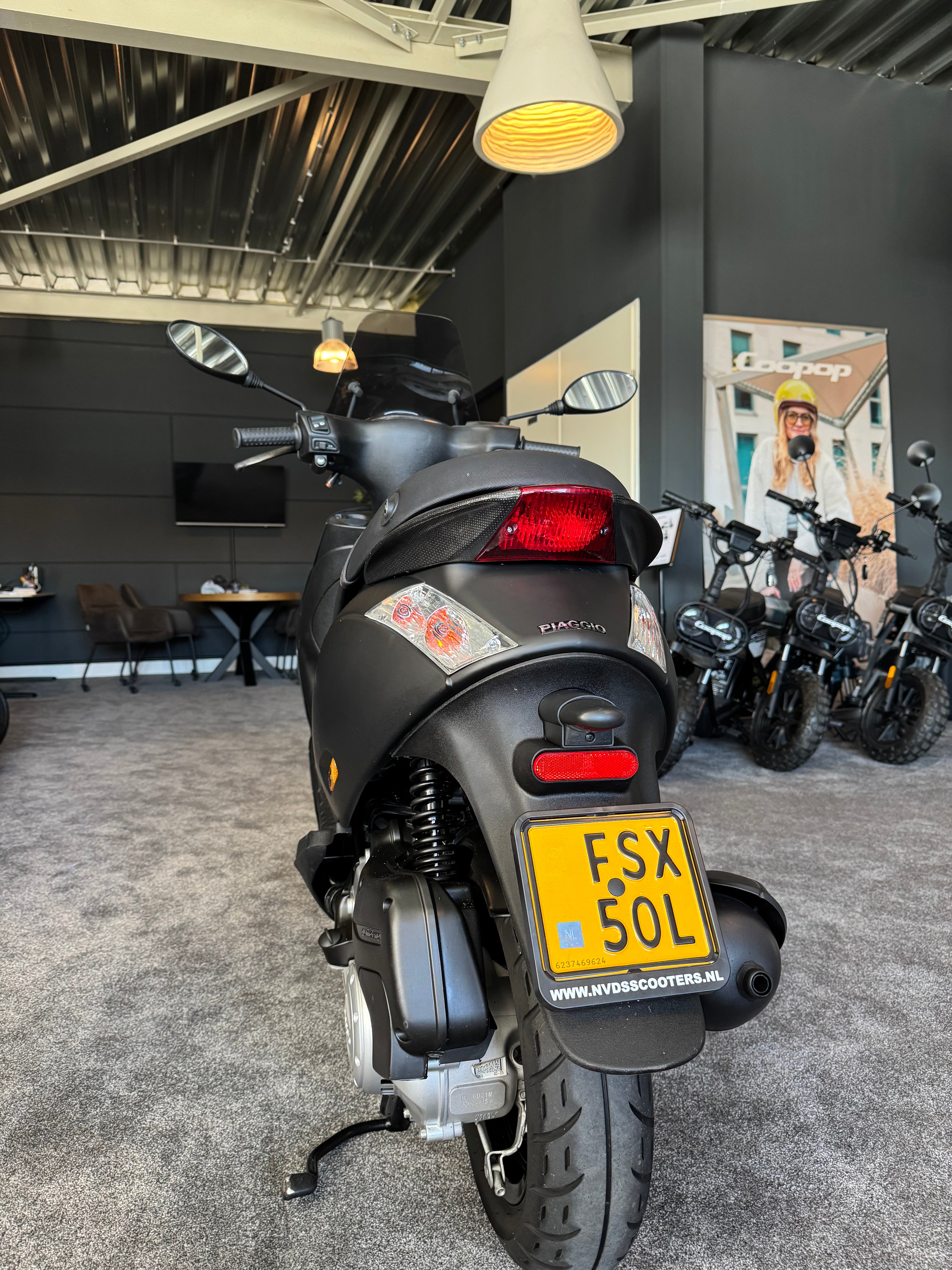 Piaggio Zip 50s | Brom | Garantie | 2024 | 1e eigenaar