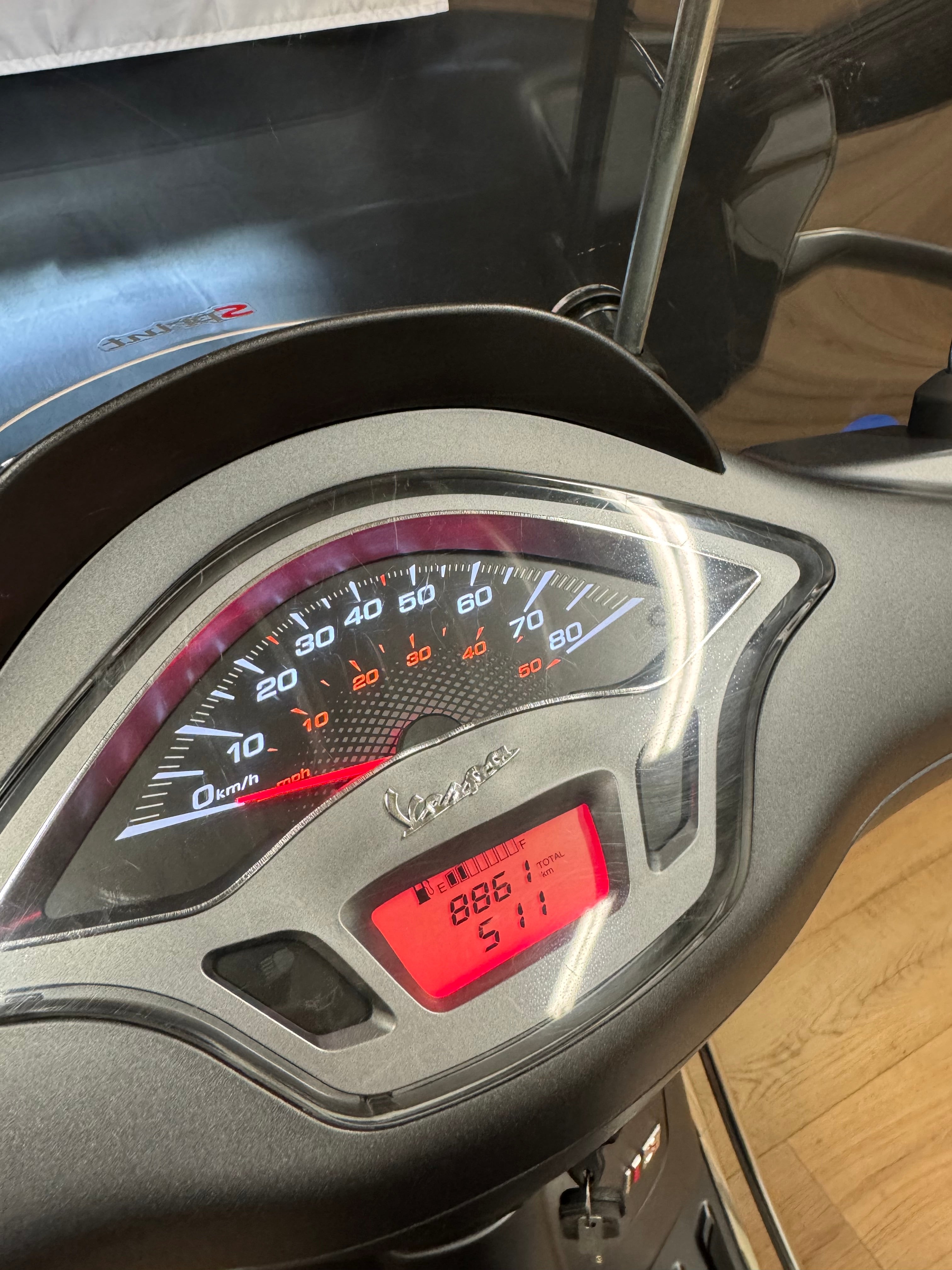 Vespa sprint 50S | Brom / Snor | Garantie | Alarm | Opties