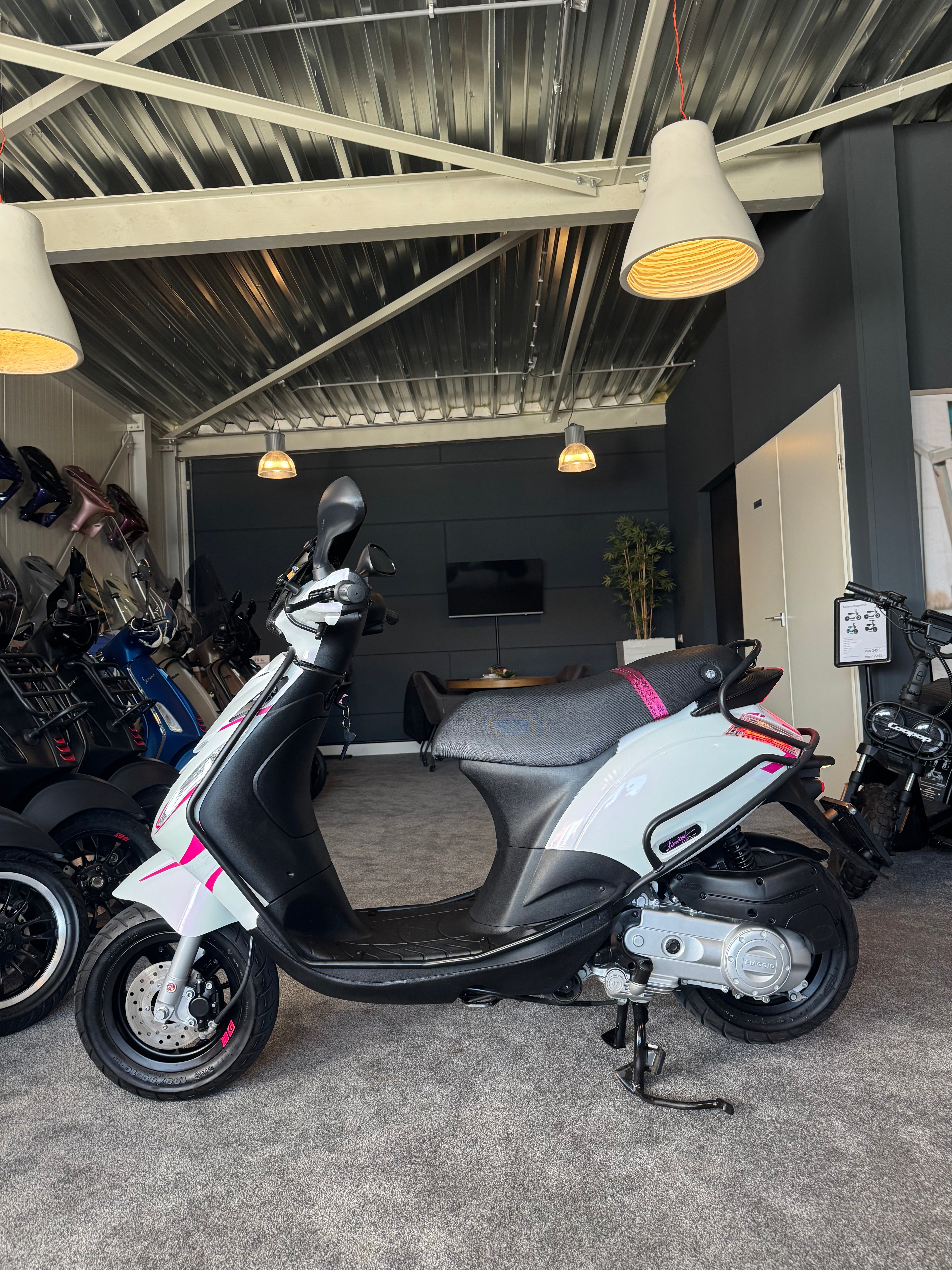 Piaggio Zip 50s | Custom | Full option | Brom | Garantie