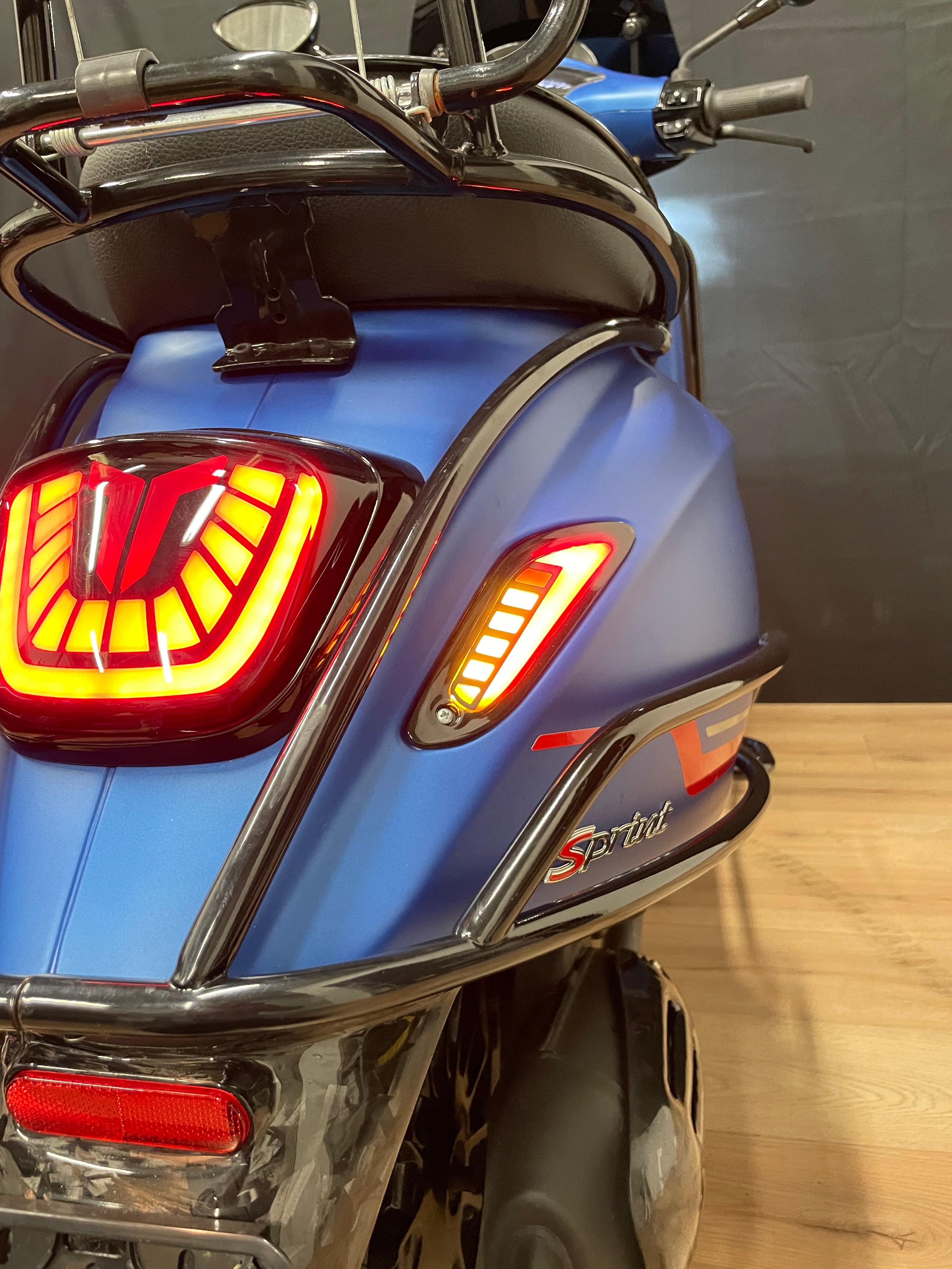 Vespa sprint E5 | Carbon | Malossi | Full option | Garantie