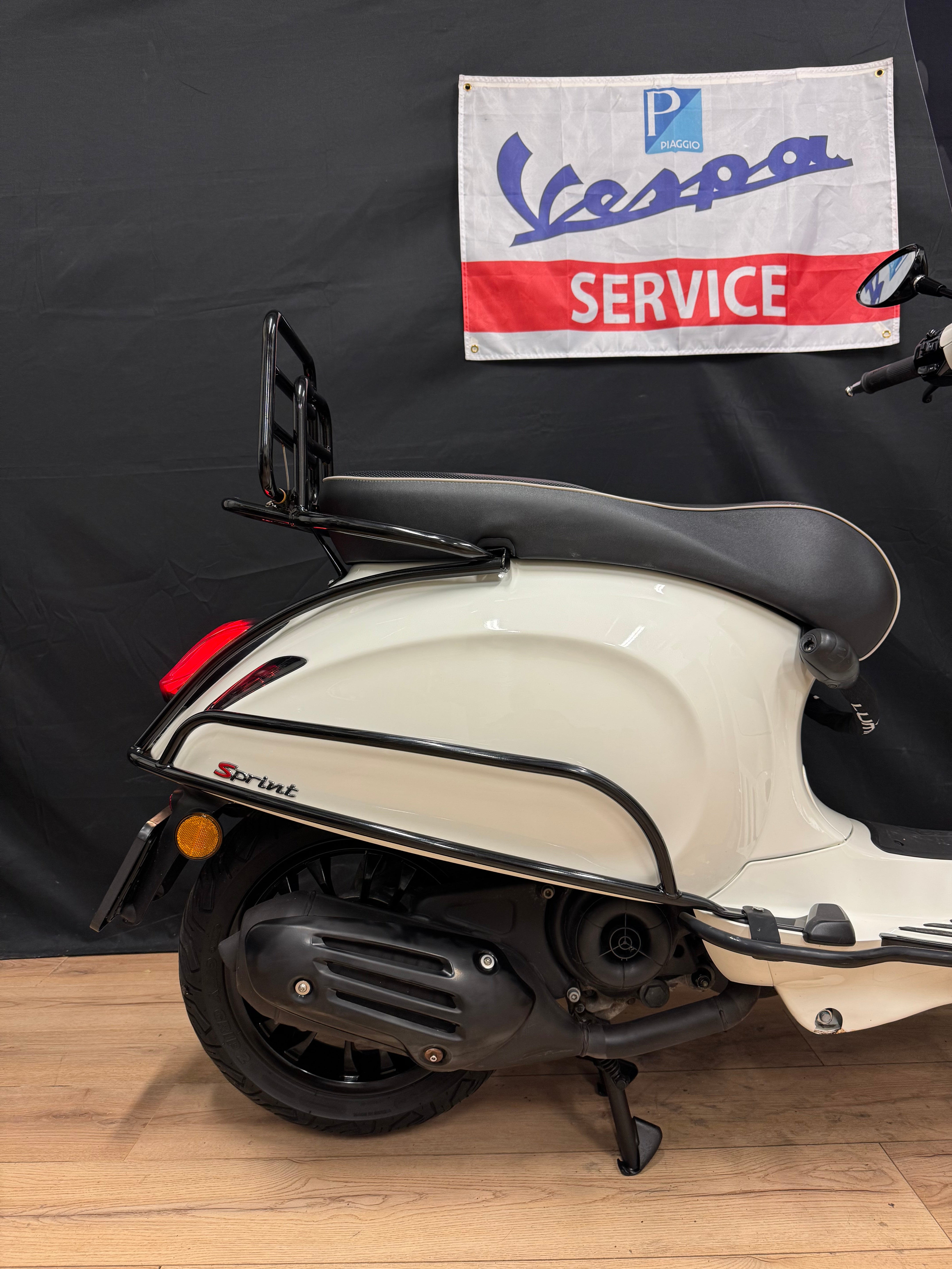 Vespa sprint 50S | Full option | Garantie | Brom / Snor
