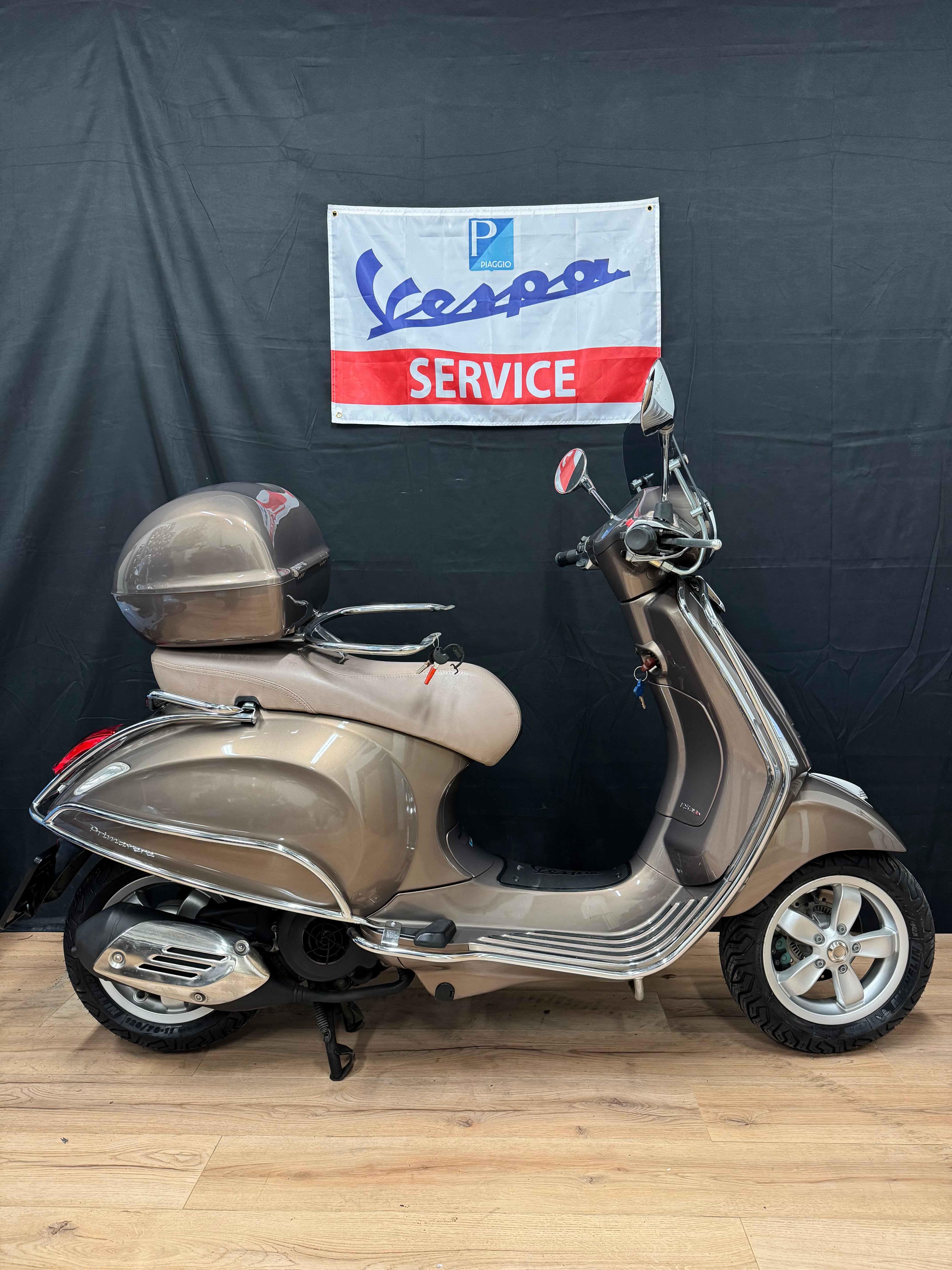 Vespa Primavera 125 cc | Nieuw staat | Garantie | Koffer