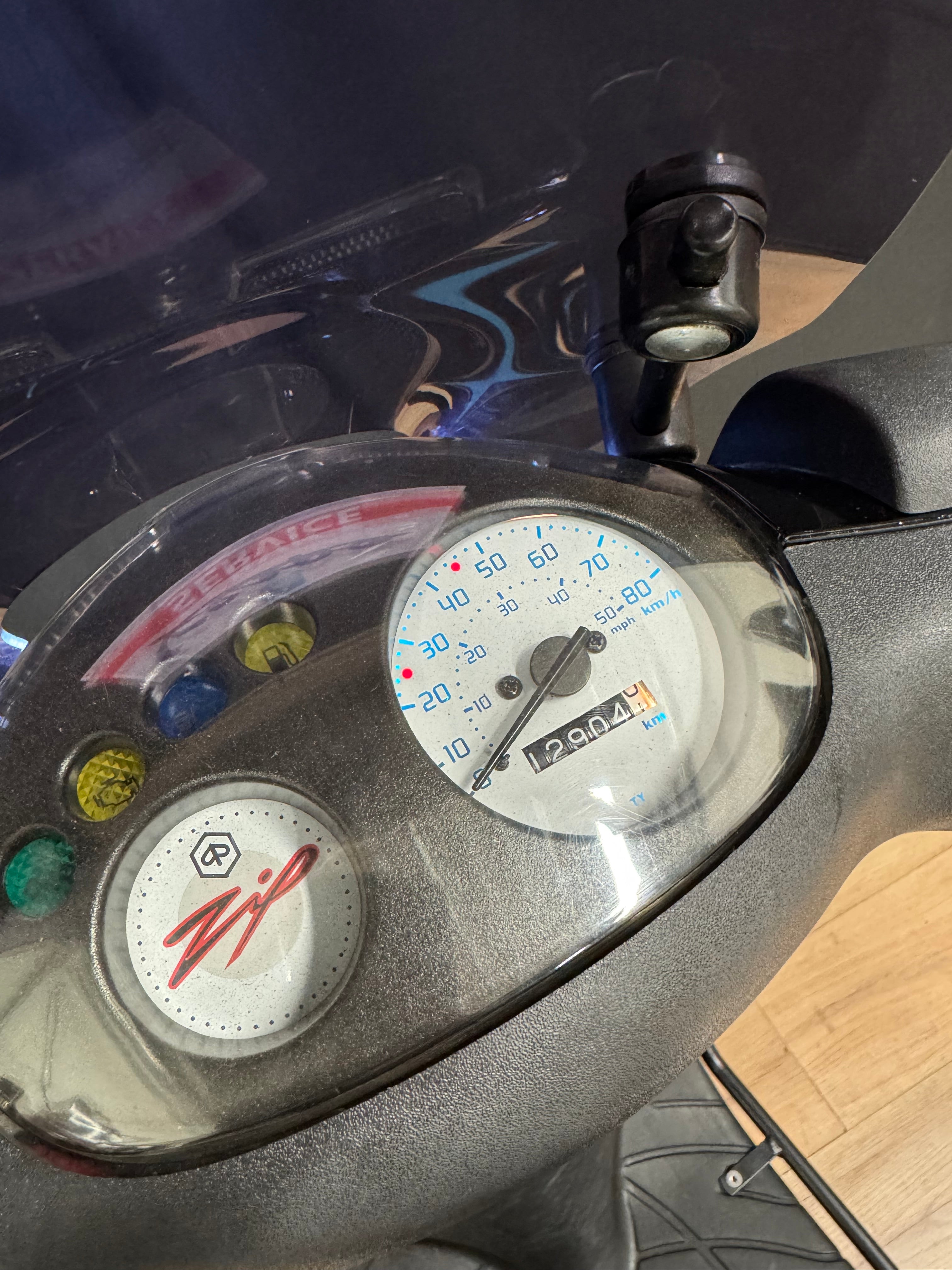 Piaggio Zip 50s | Garantie | Full option | 2021 | 1e eigenaar