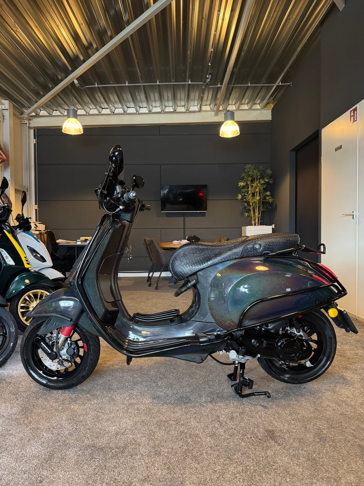 Vespa sprint 50S | Custom | Full option | Brom | 4000km