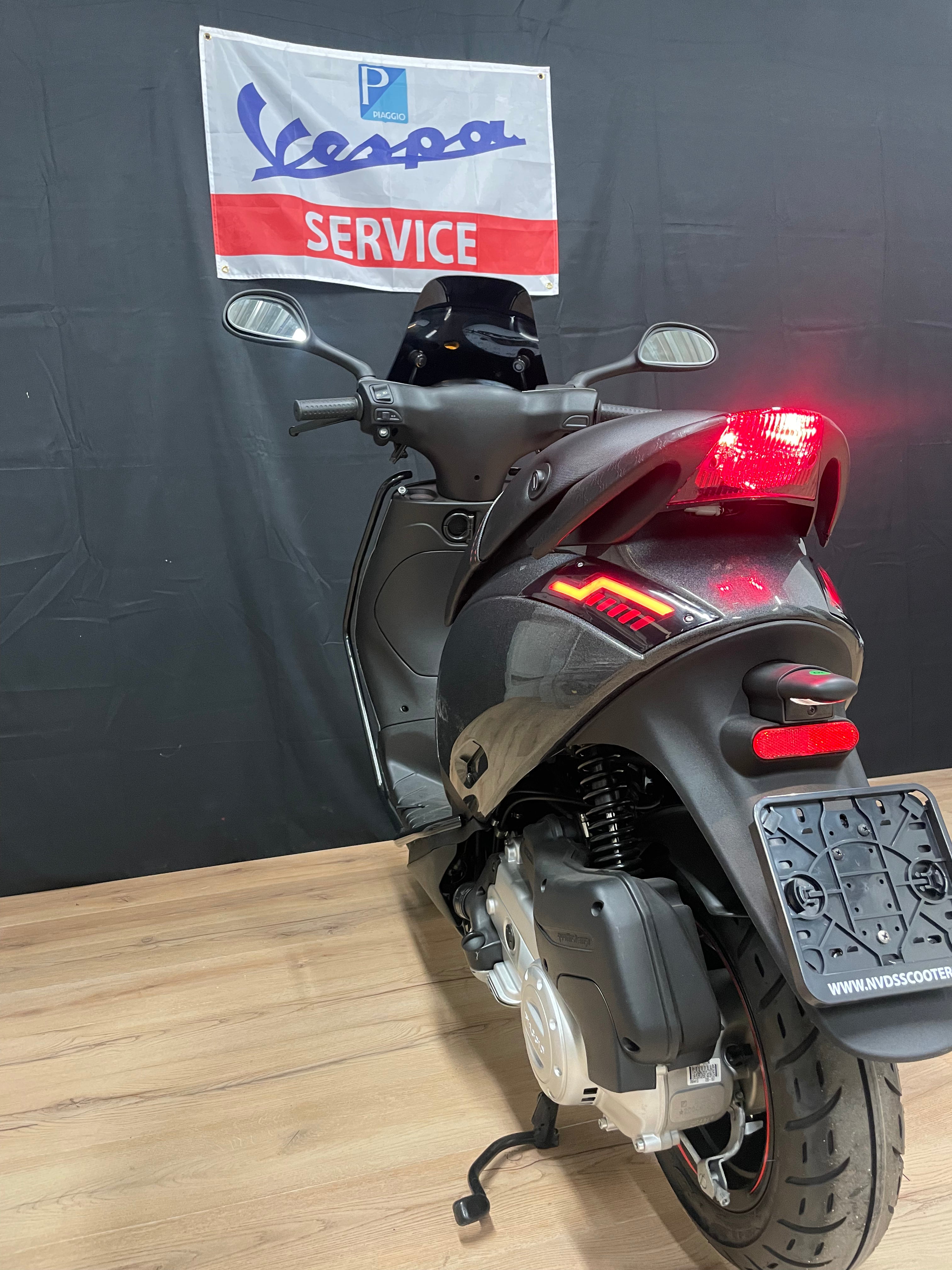 Piaggio Zip 50s | Nieuw 0km | Full option | Brom / Snor