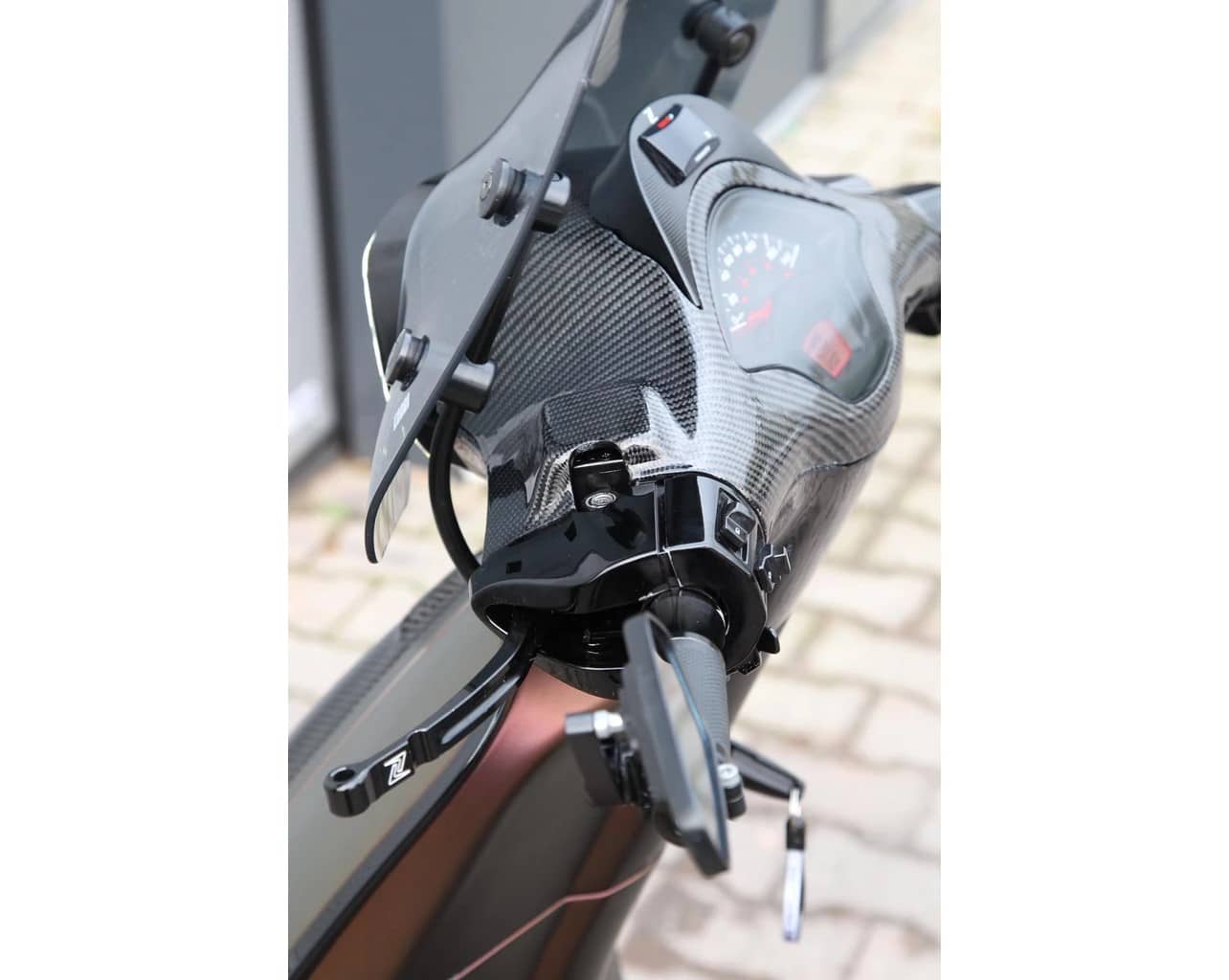 VESPA SPRINT | CARBON FIBER STUURKAPPEN | BOVEN + ONDERKANT.