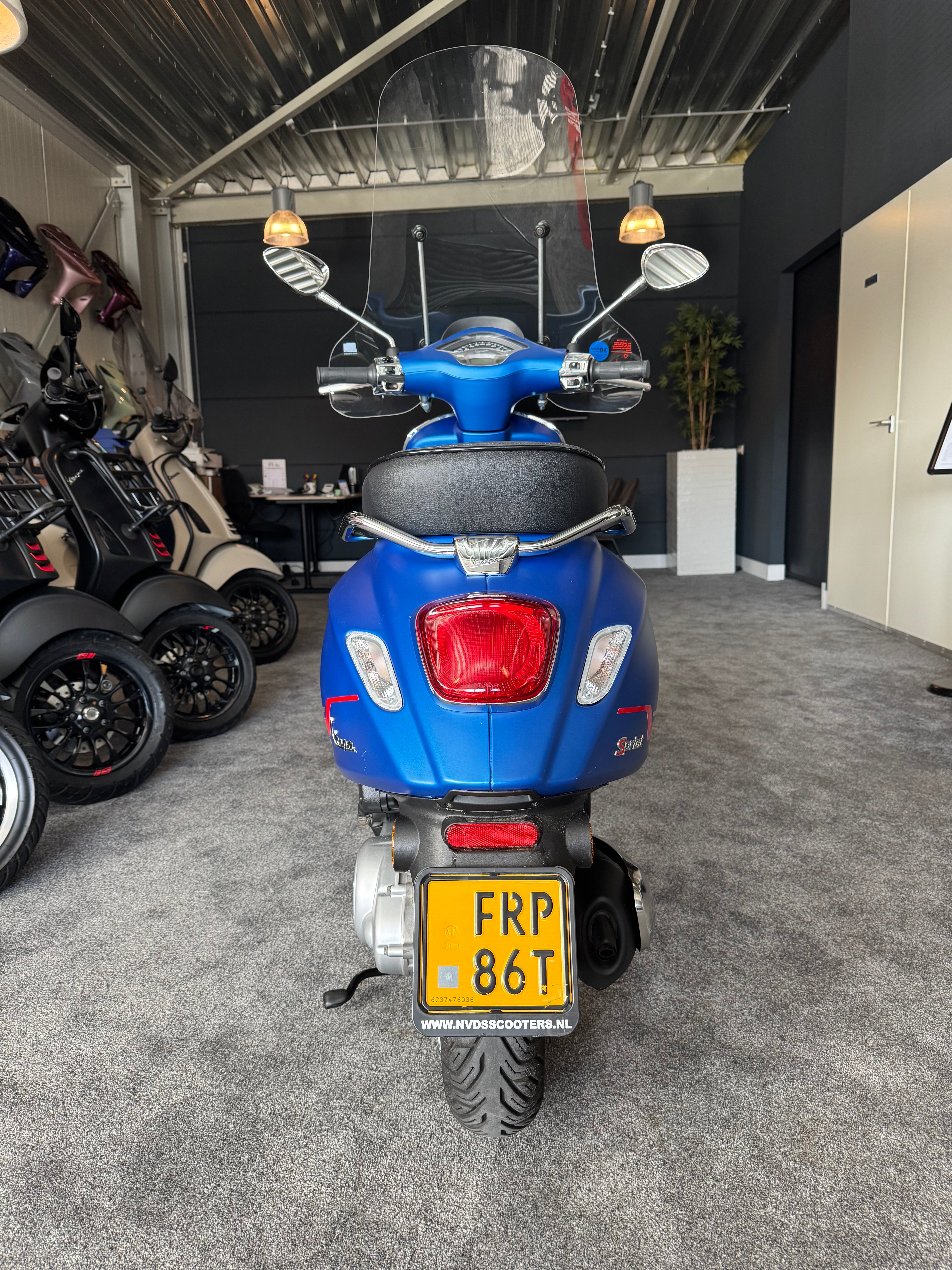 Vespa sprint 50s | 2025 | Garantie | Brom | Nieuwstaat