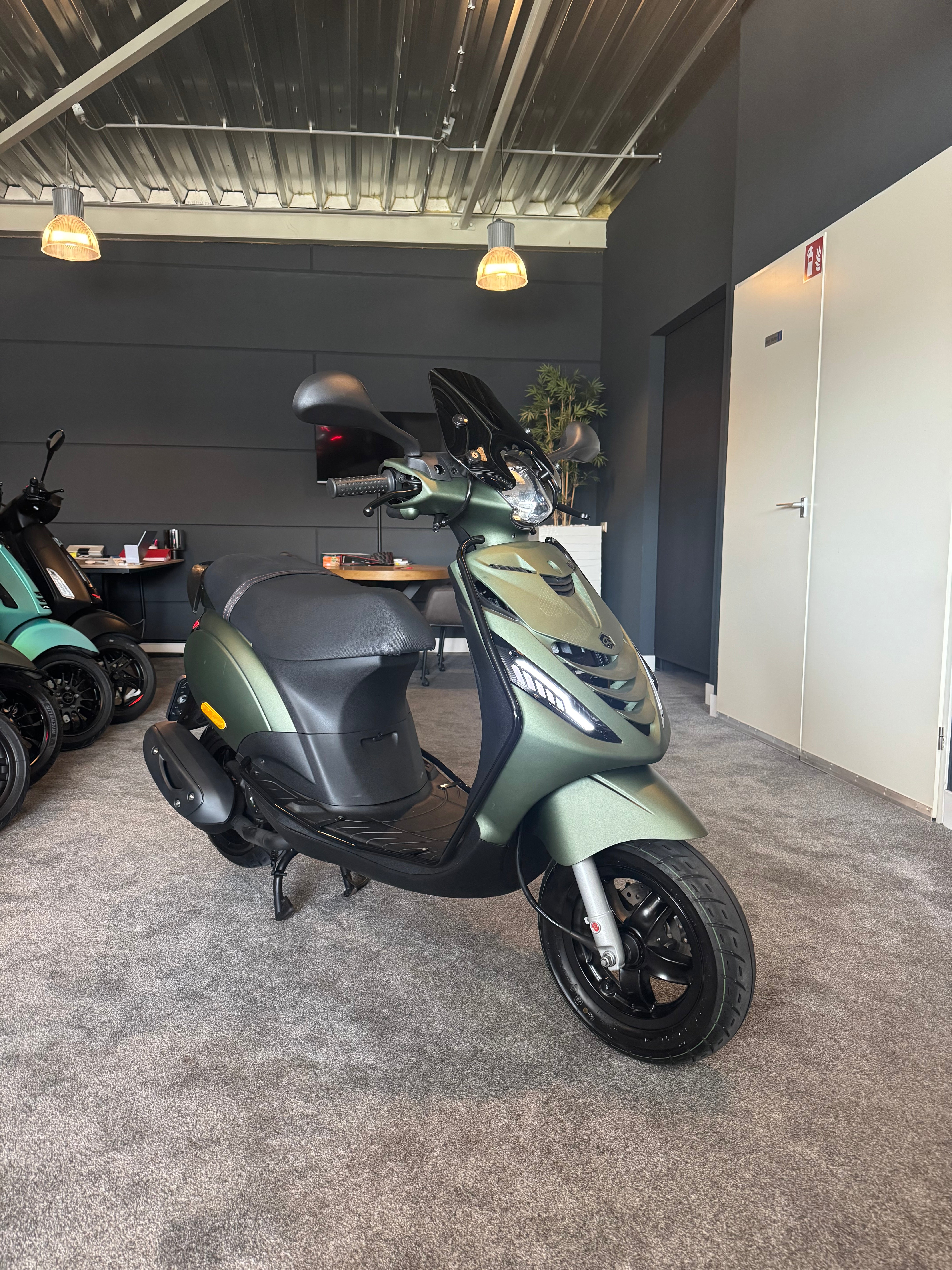 Piaggio Zip 50S | 2024 | Full option | Brom | Garantie