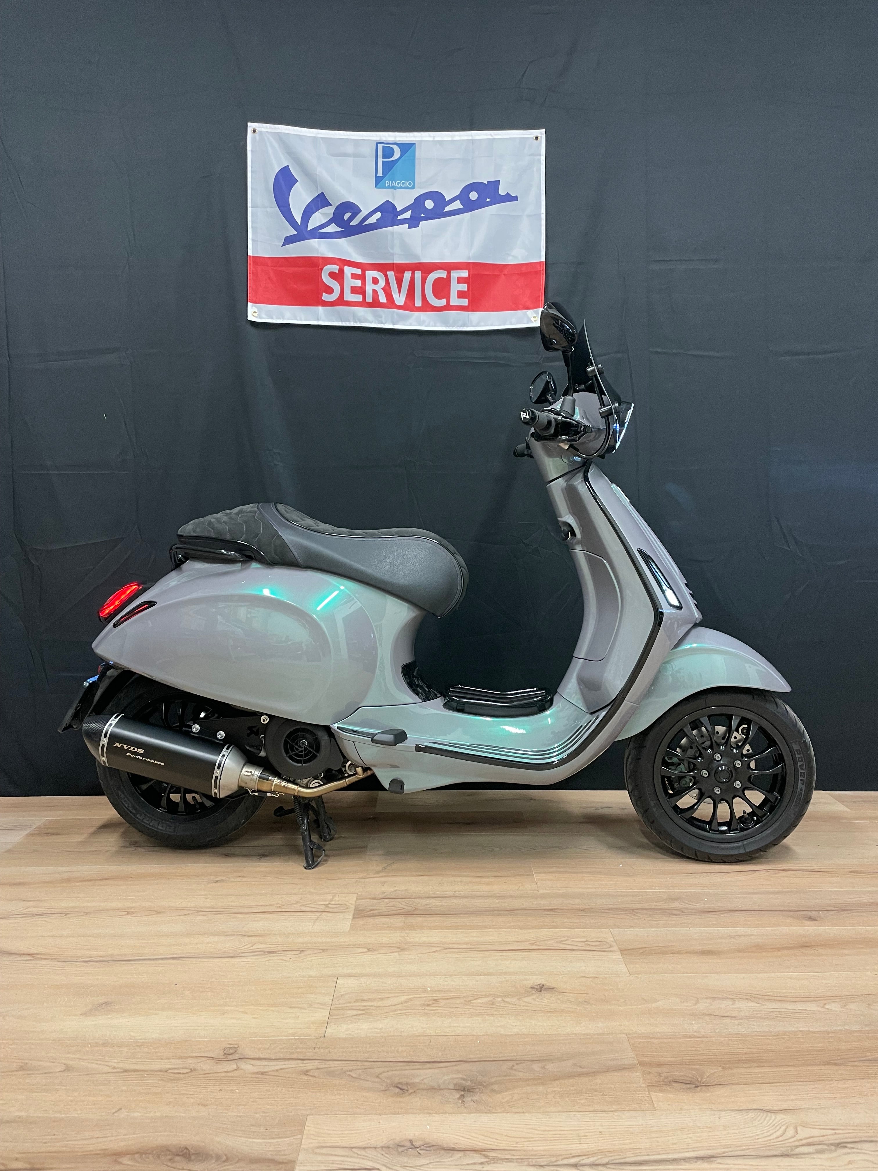 Vespa sprint brom | 125cc | Custom | Zelioni | Forged carbon