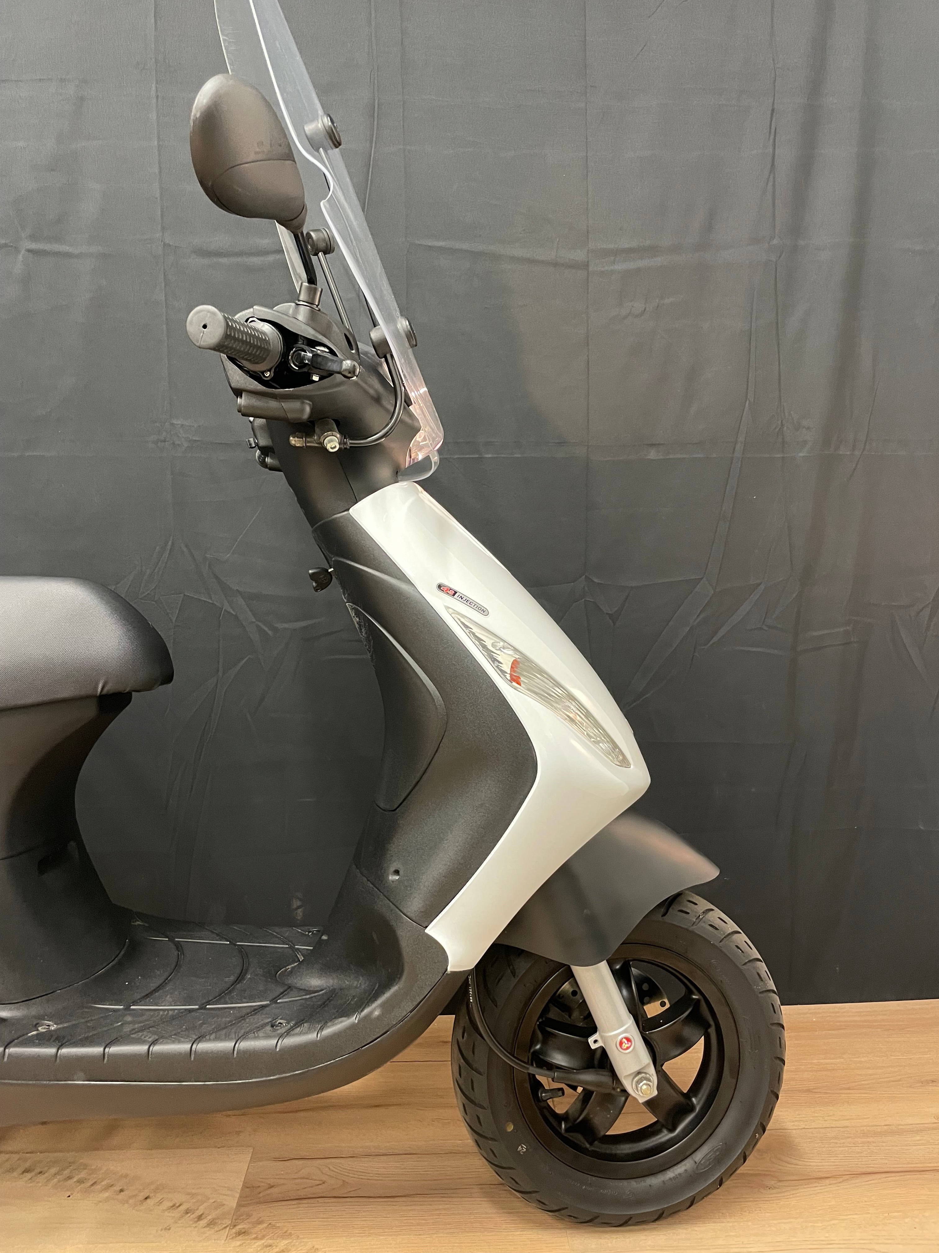 Piaggio Zip IGET - Garantie - Brom - 1e eigenaar - ZGAN