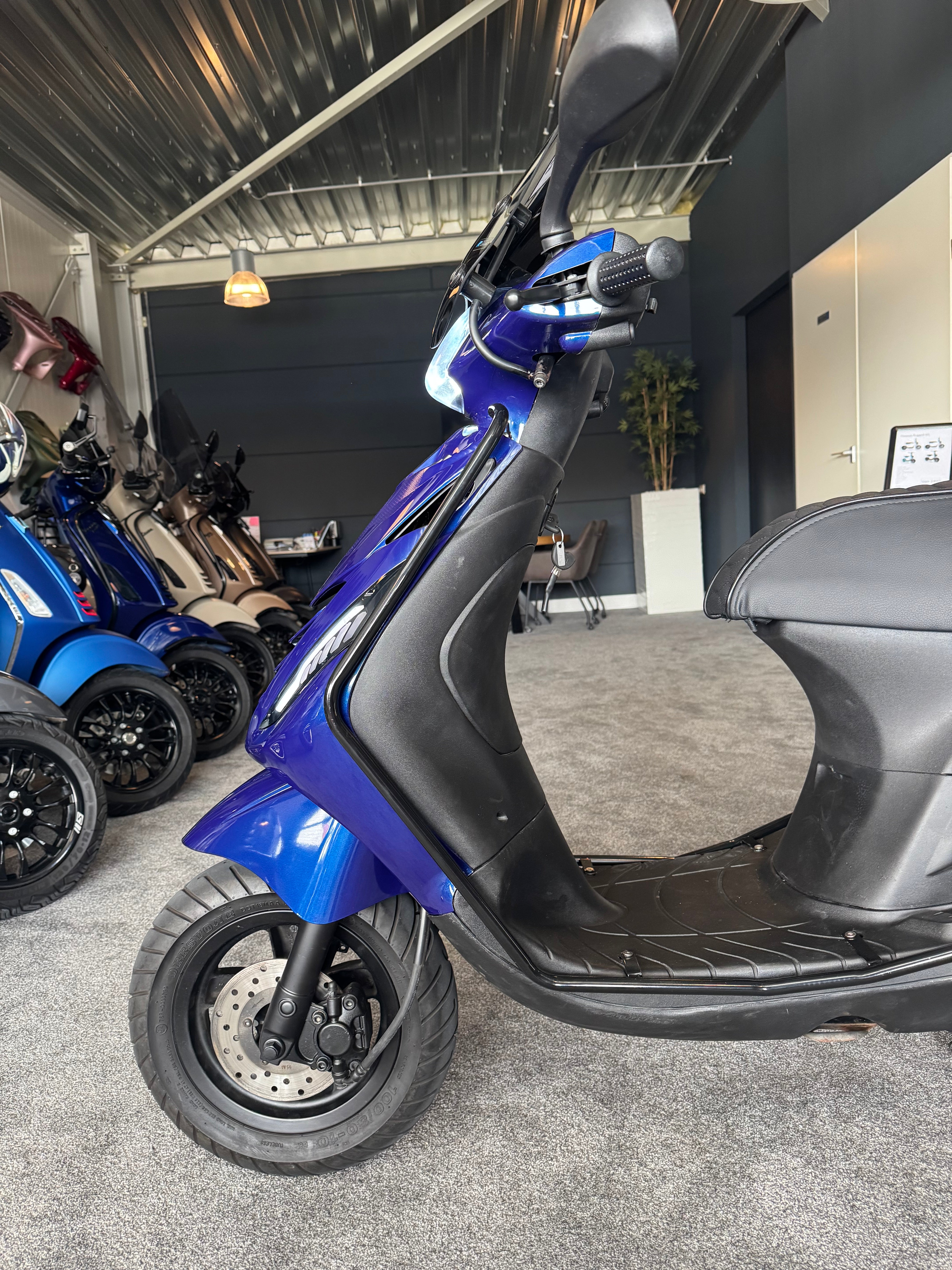 Piaggio Zip | Full option | Custom | Brom | Garantie |