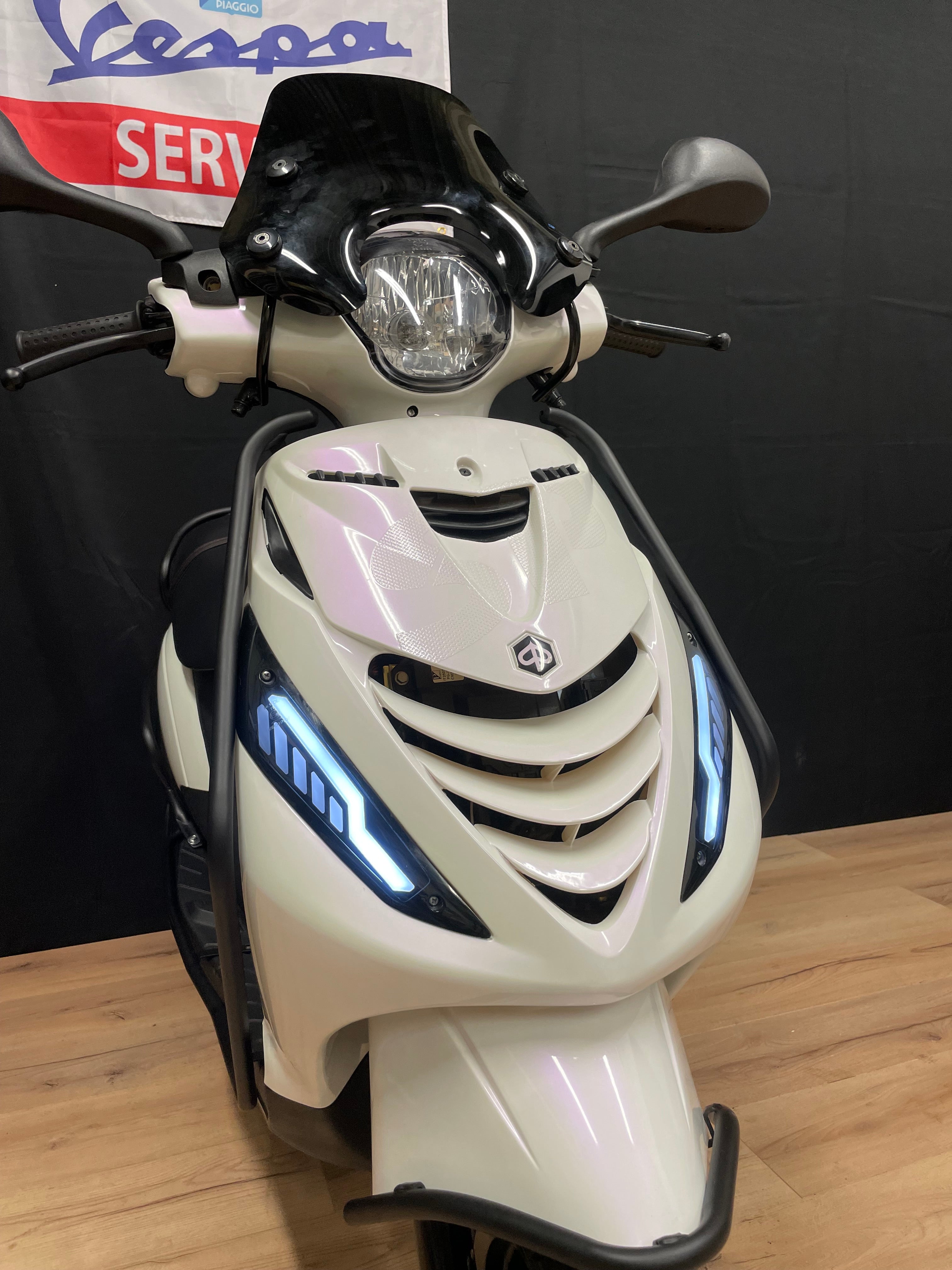 Piaggio Zip | Full option | 2023 | 3000km |Amerhyst purple