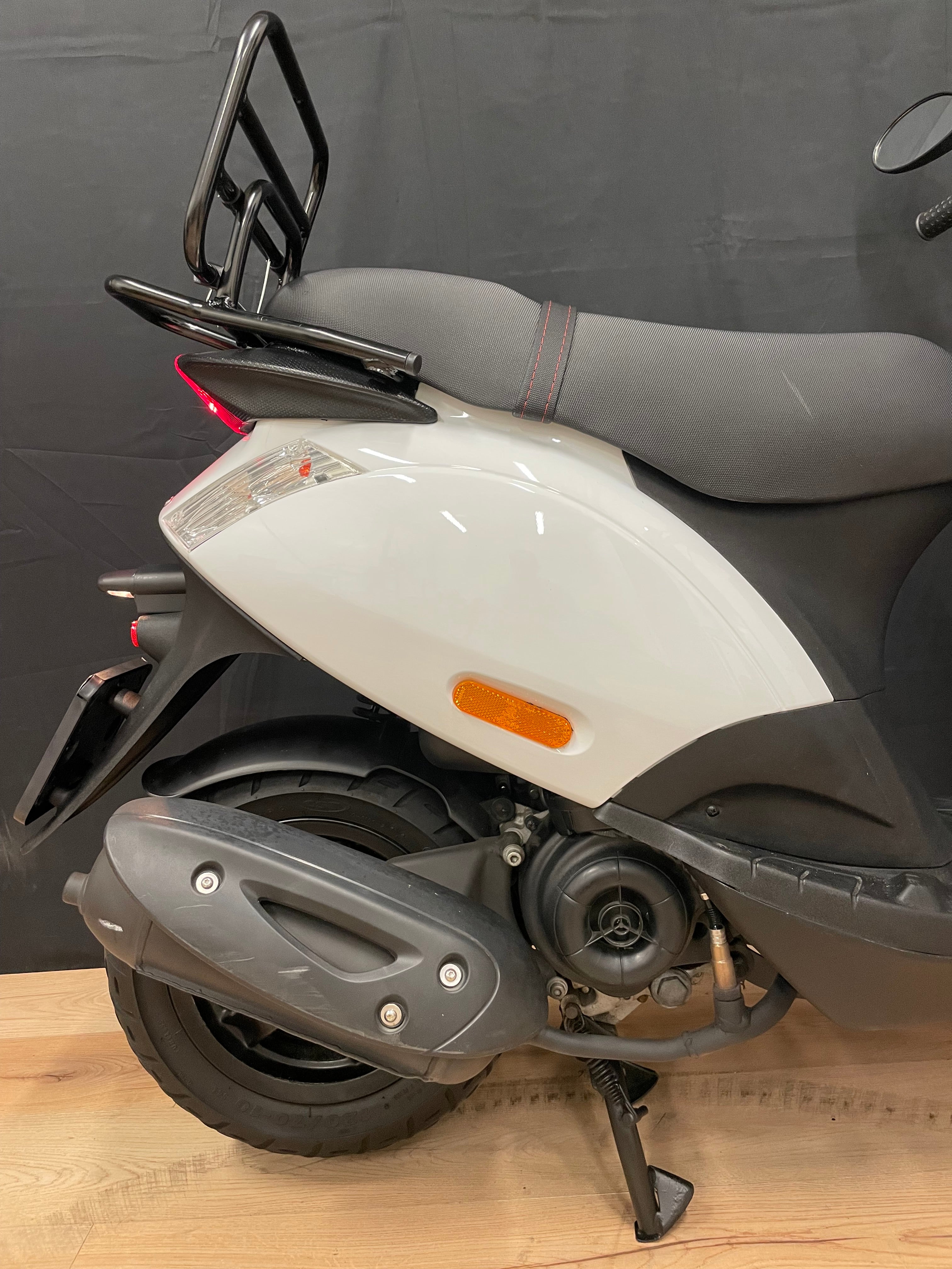 Piaggio Zip IGET - Garantie - Brom - 1e eigenaar - ZGAN