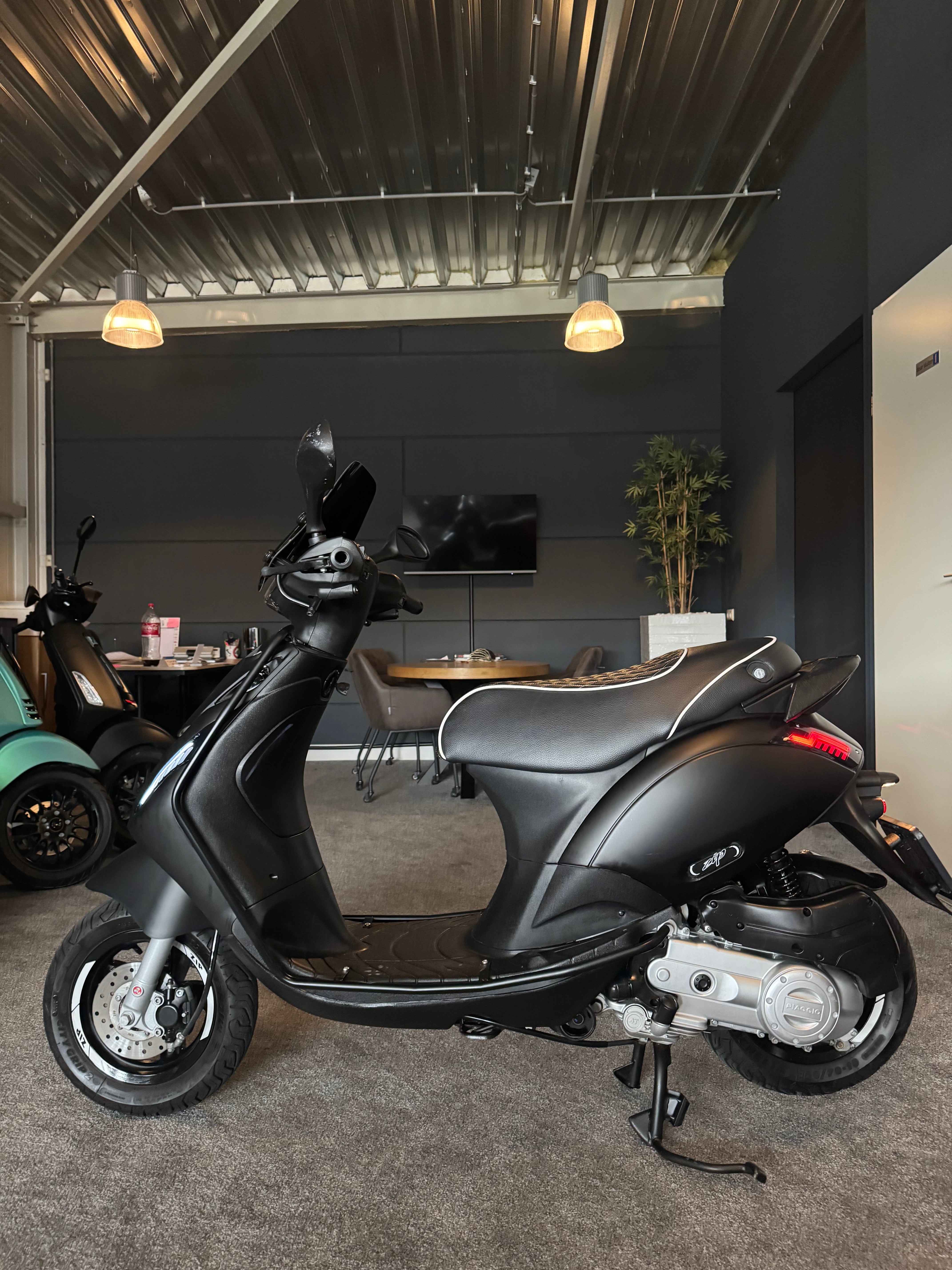 Piaggio Zip 50S | Full option | 2024 | Brom | Garantie