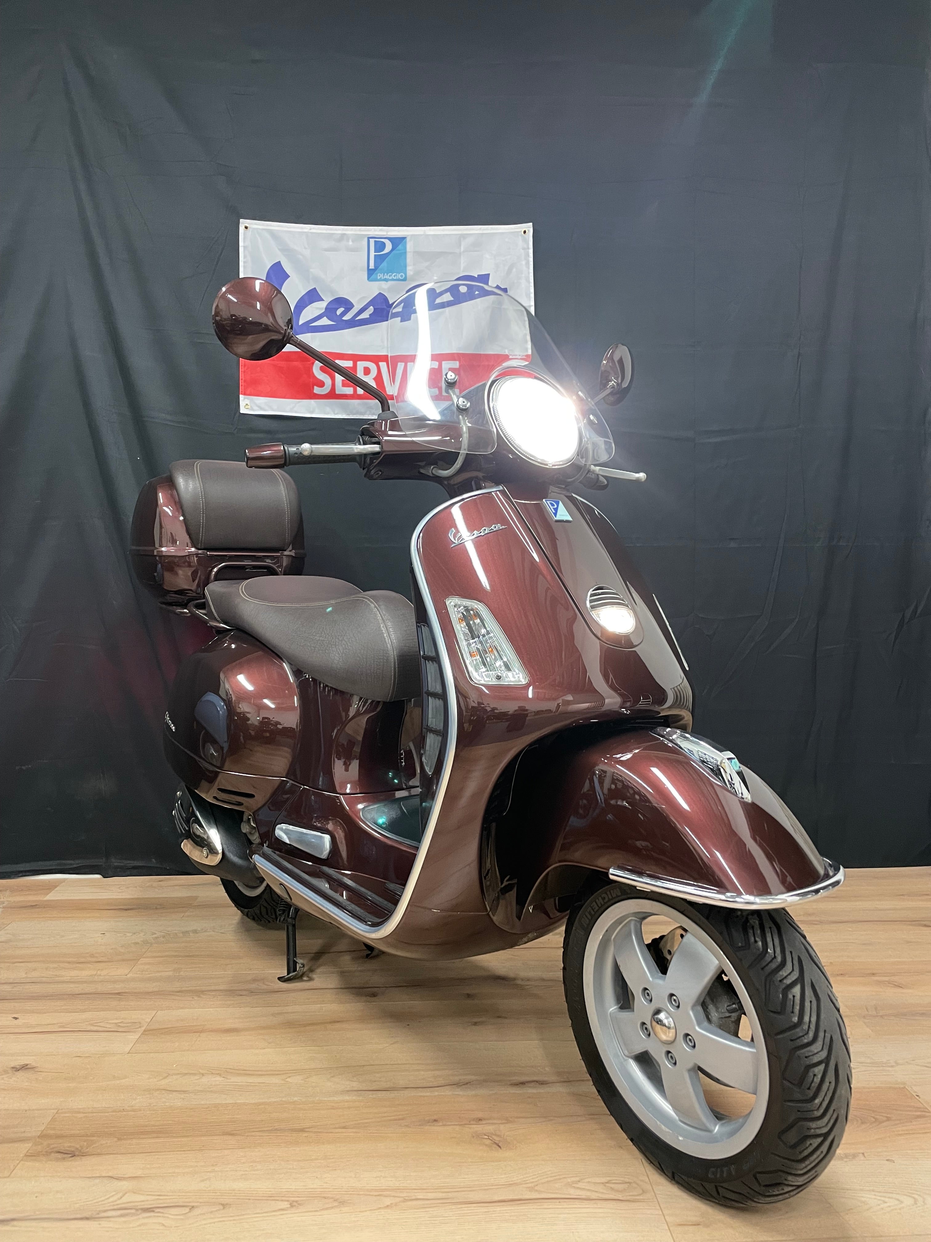 Vespa GTS 250 ie | Garantie | Zeer nette staat | Opties