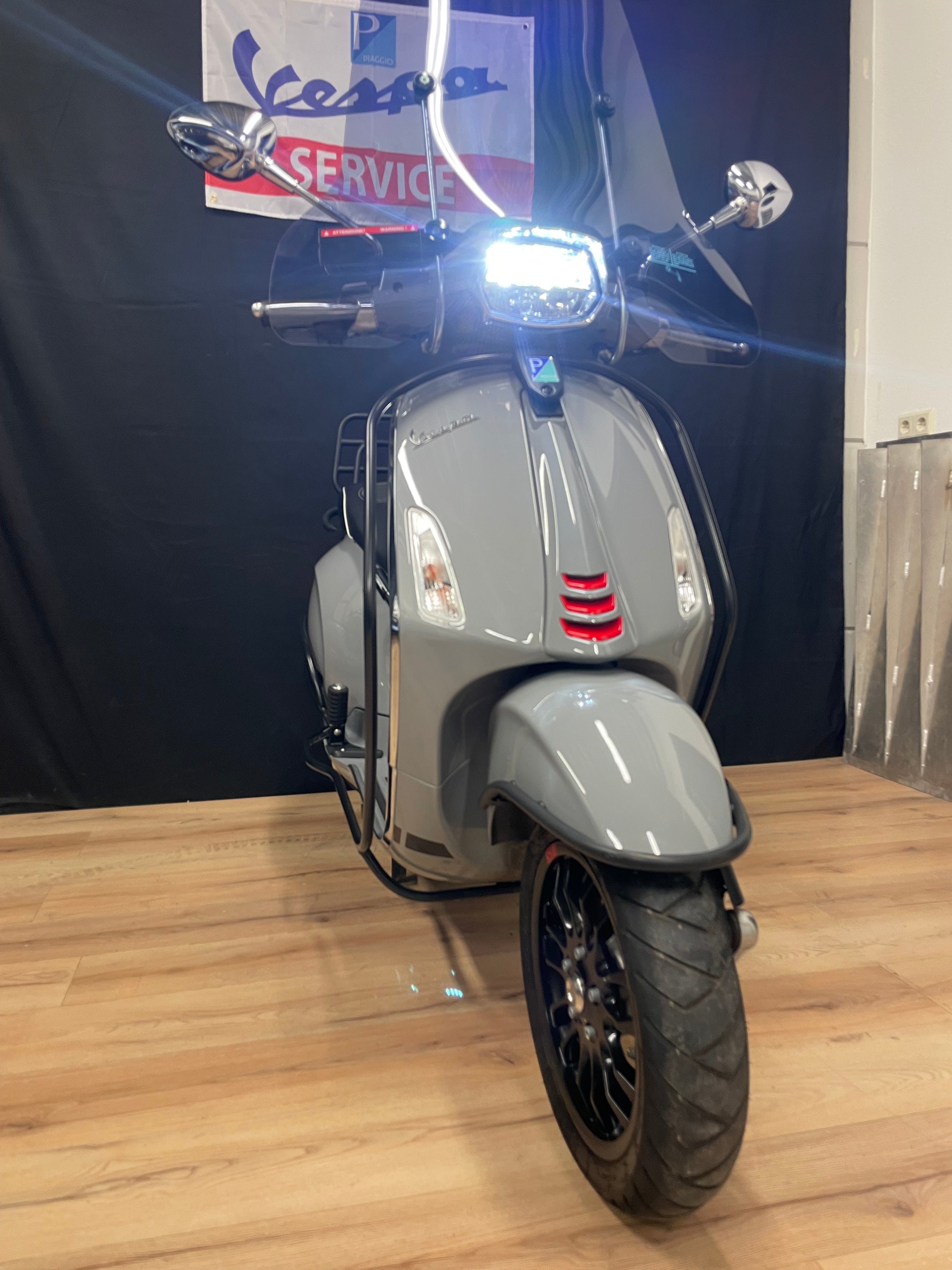 Vespa sprint 50S | Nieuwstaat | IGET | Garantie | Brom/Snor