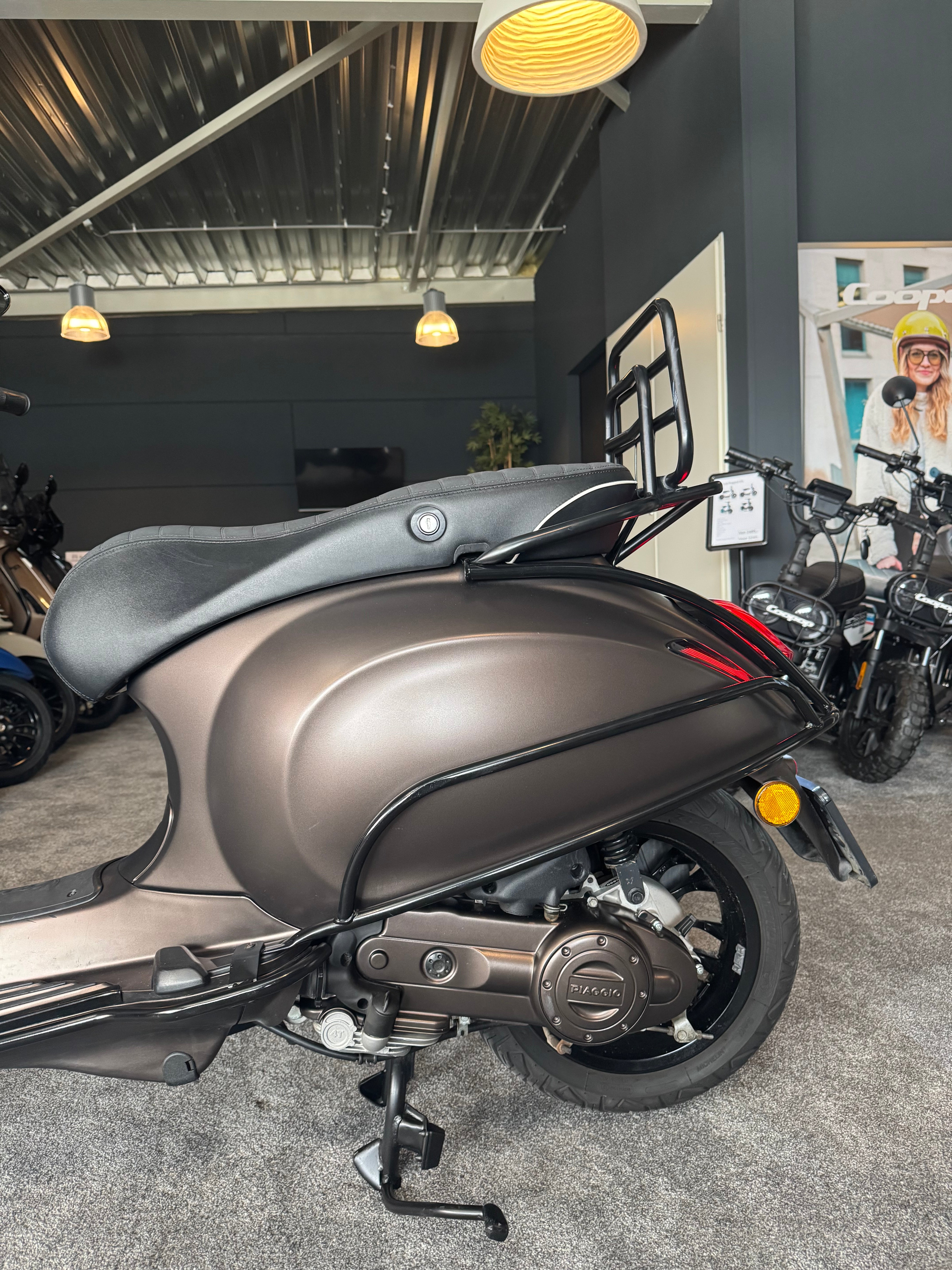 Vespa sprint 50s | Custom | Full option | 2023 | AMG DARK SATIN BROWN