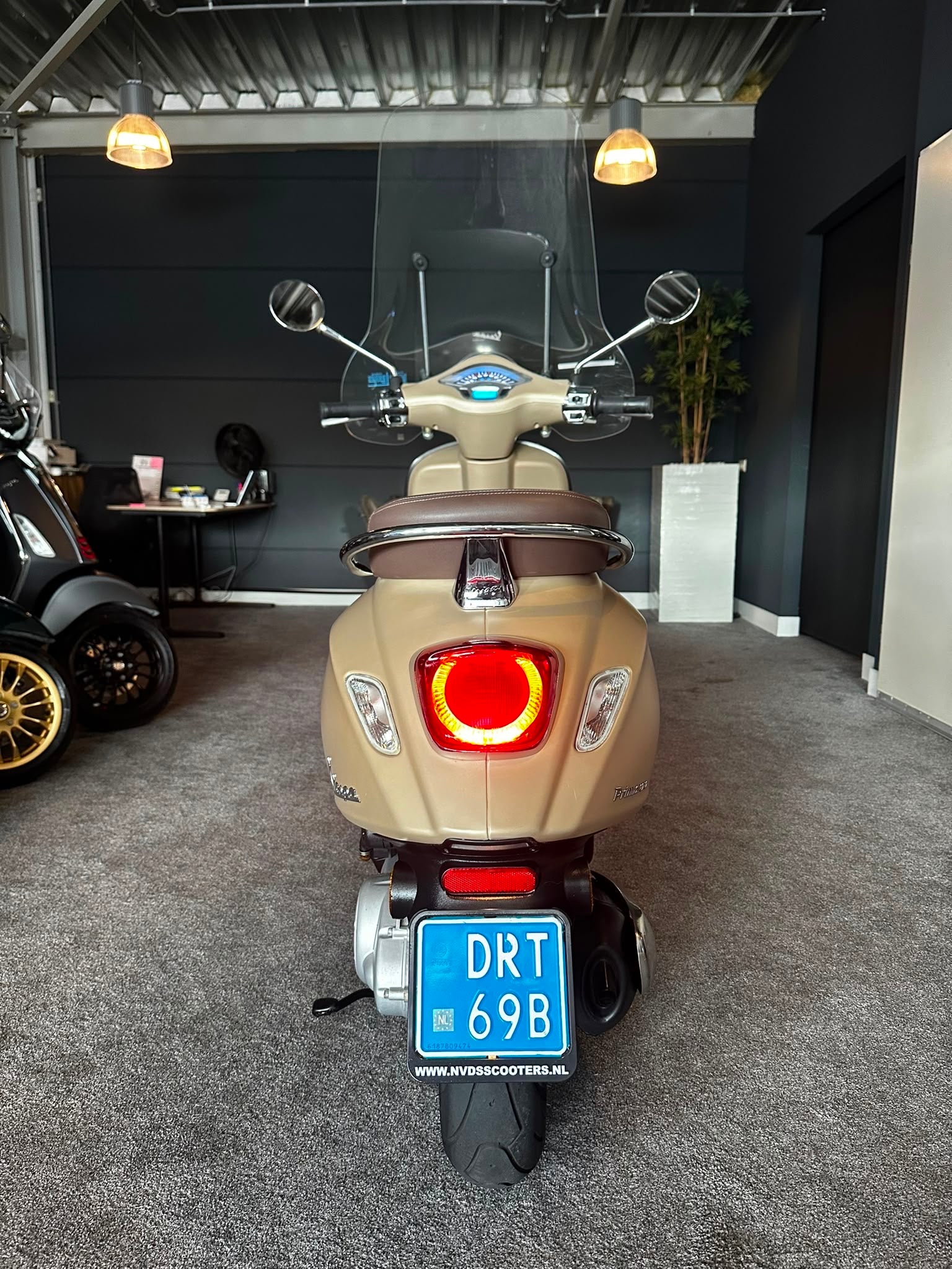 Vespa Primavera 50S | Limited edition | Garantie | 8000km