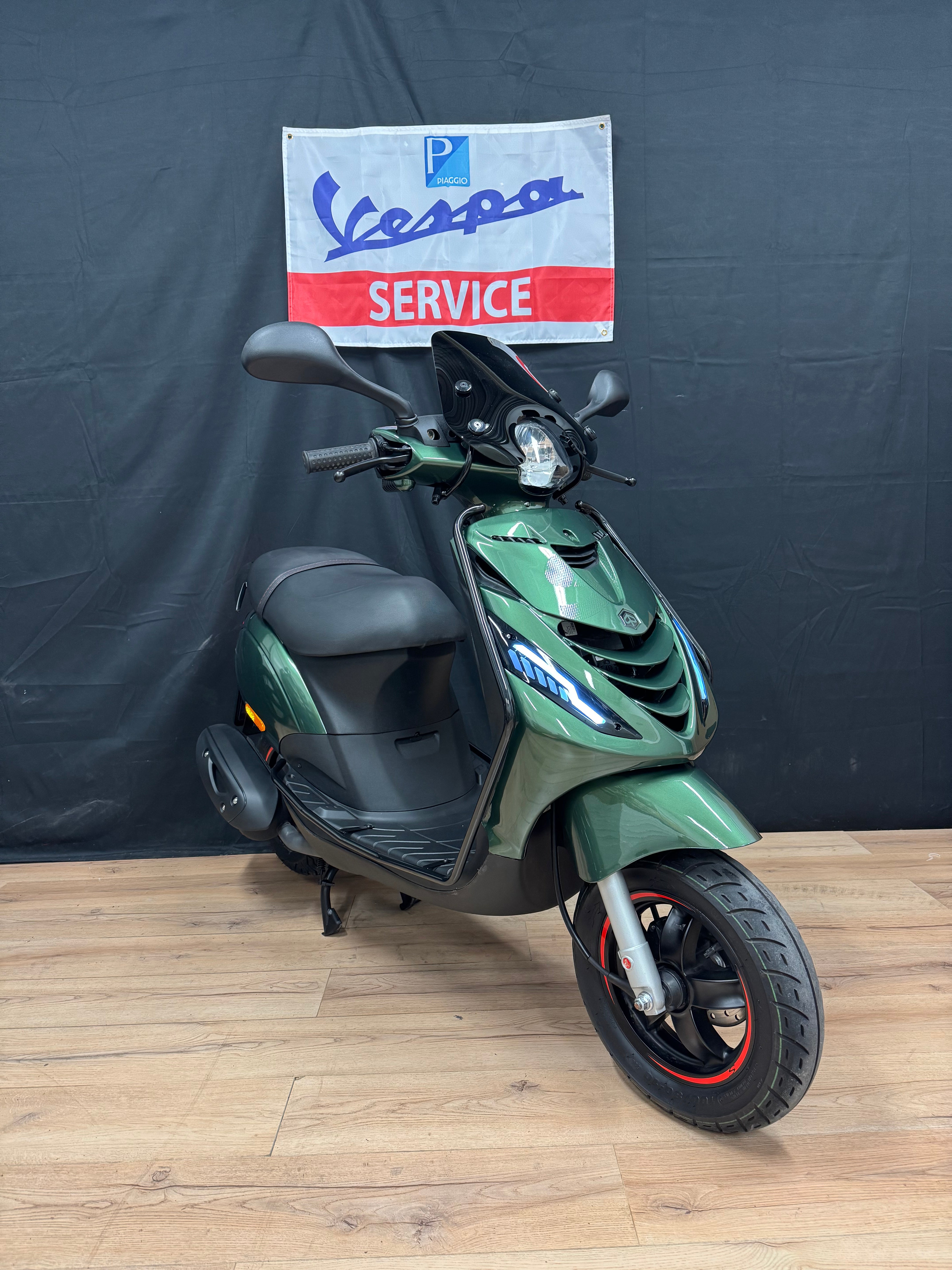 Piaggio Zip 50s | 2022 | Full option | 7500km | Nieuwstaat
