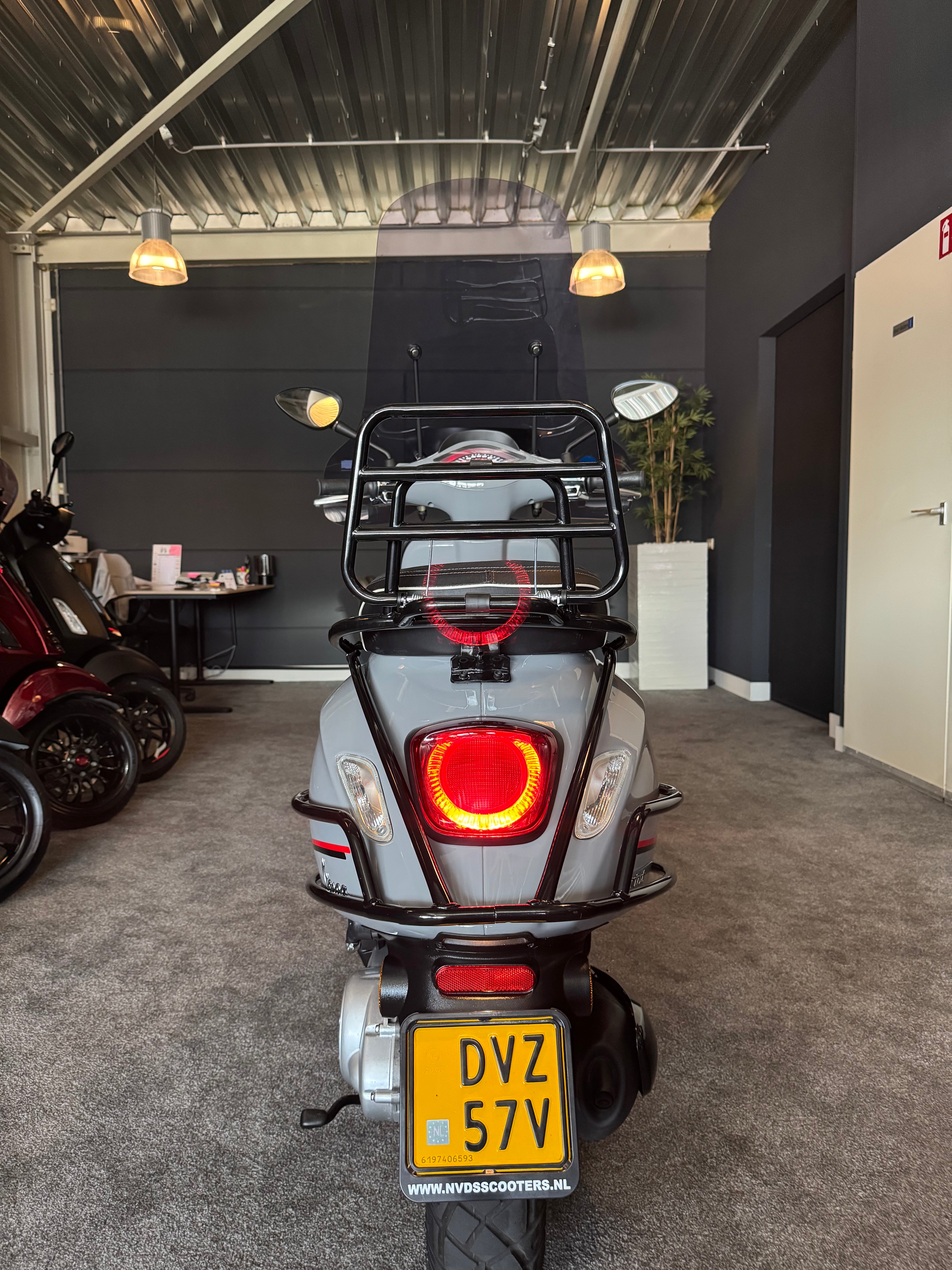 Vespa sprint 50S | Brom | Nardo grijs | Garantie | Nette staat