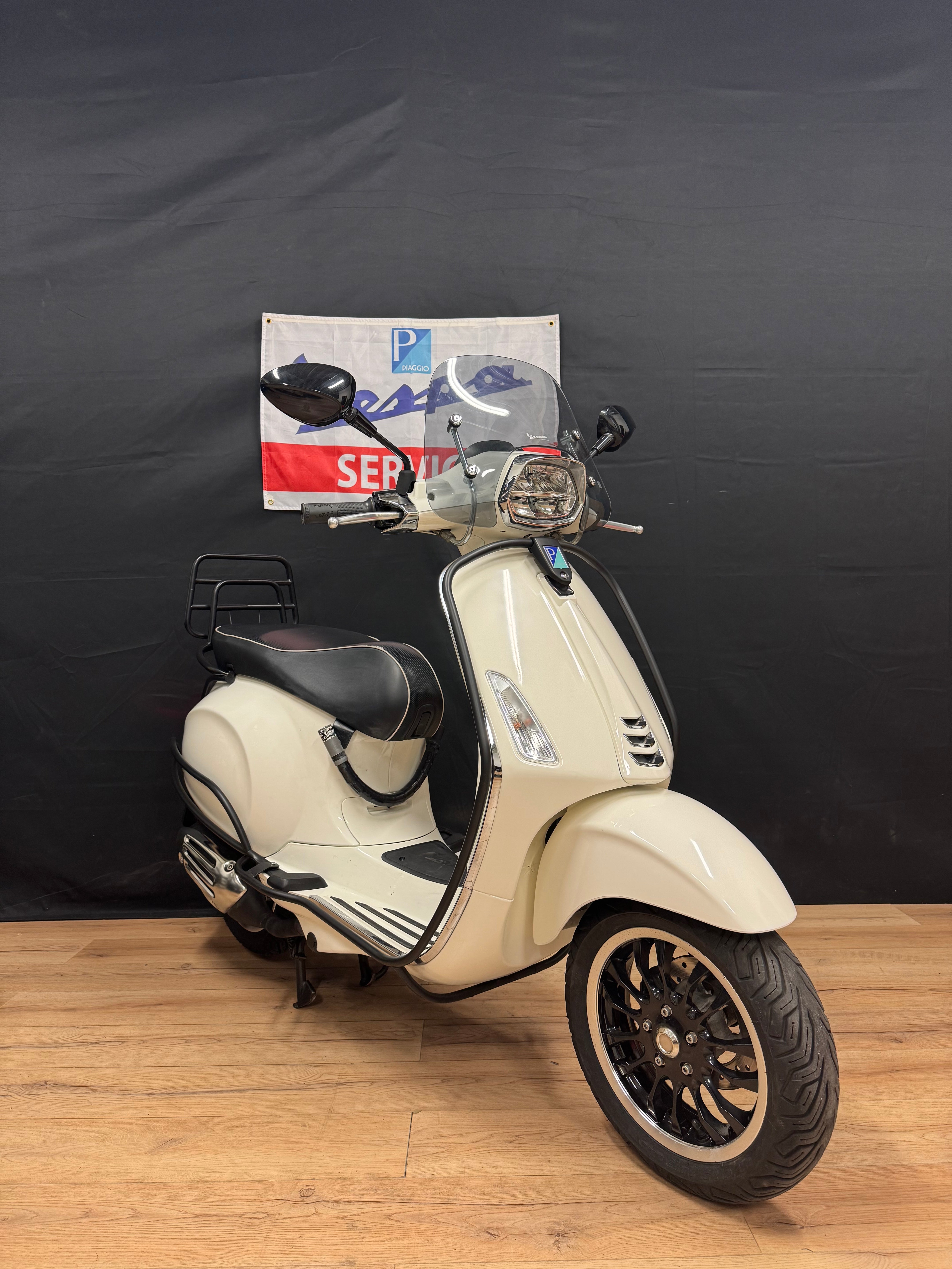 Vespa sprint E5 | 2022 | 8000km | Garantie | Opties