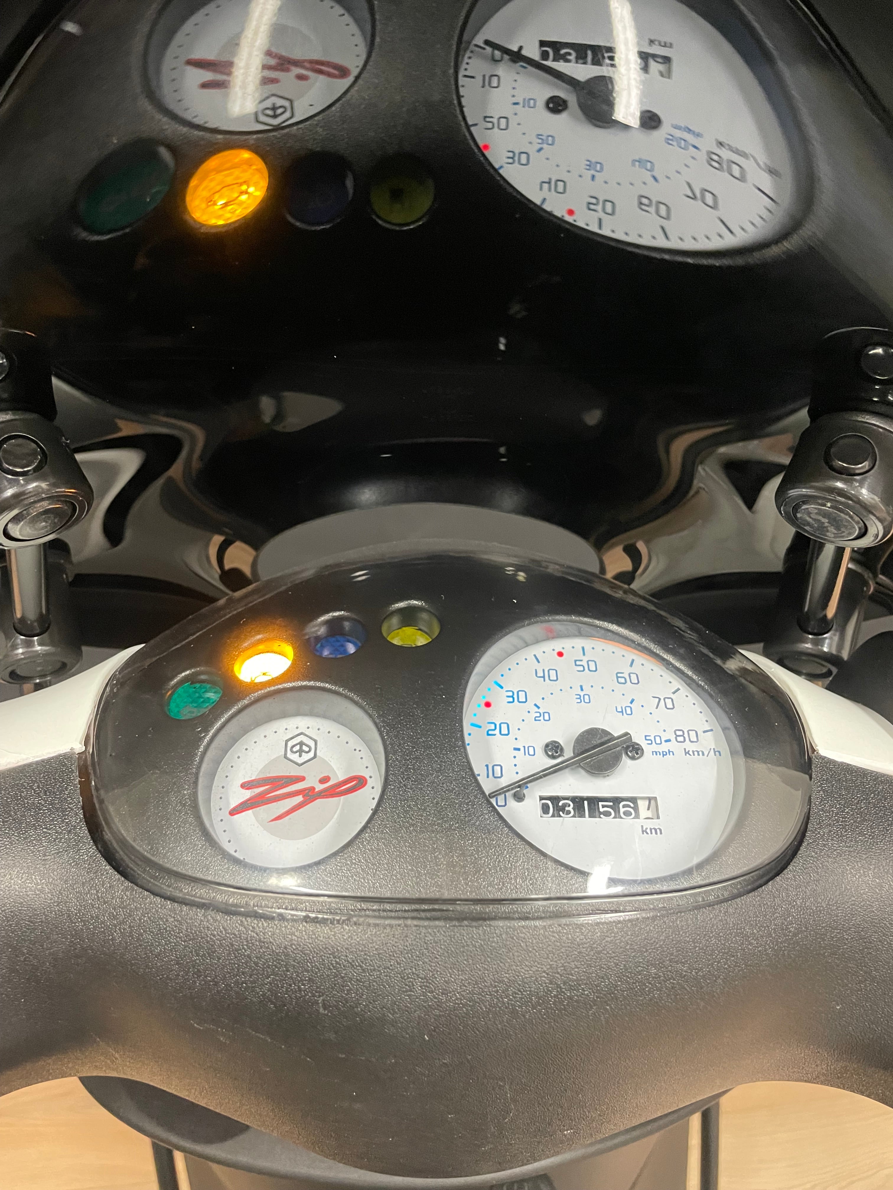 Piaggio Zip | Full option | 2023 | 3000km |Amerhyst purple