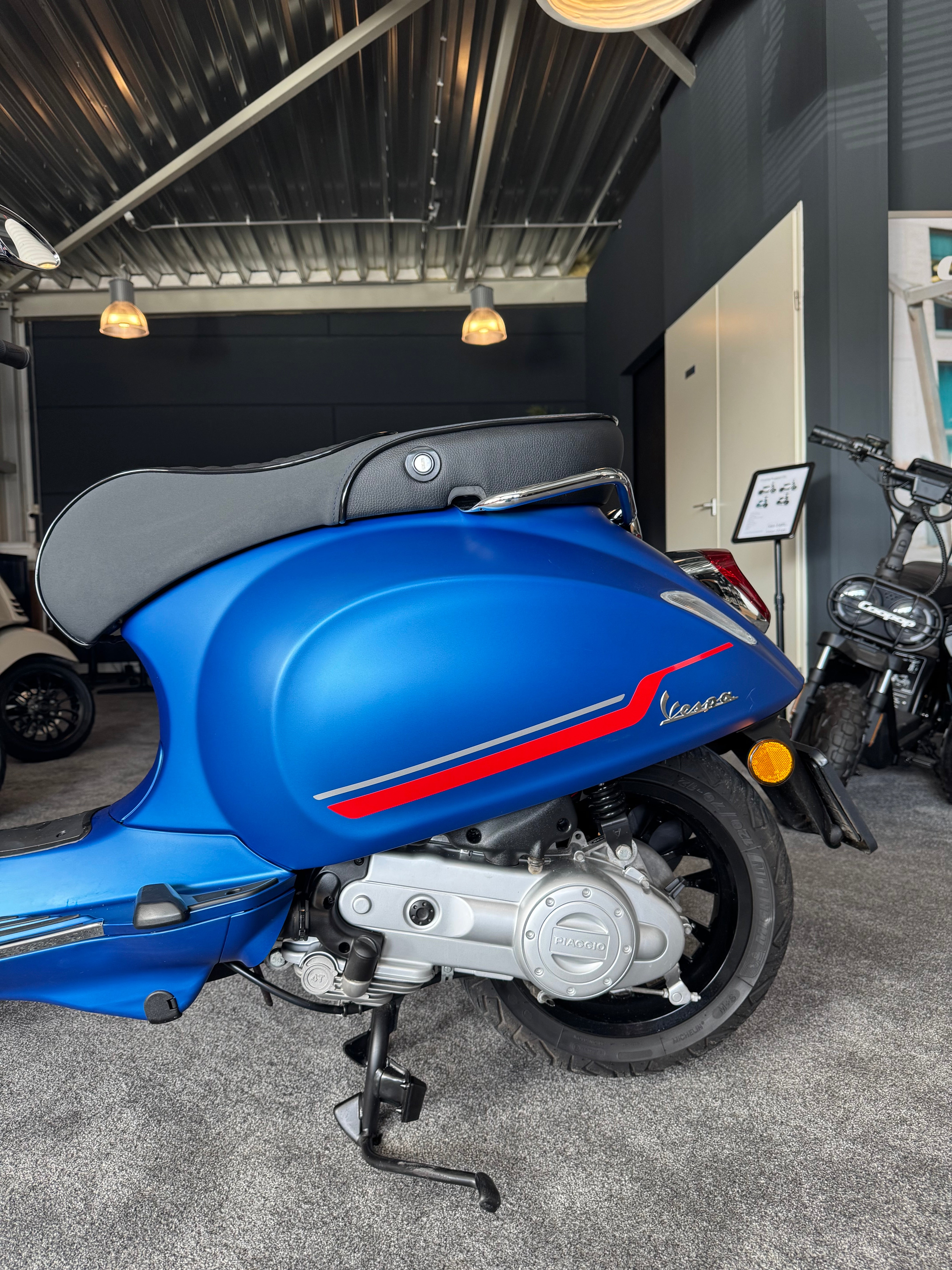Vespa sprint 50s | 2025 | Garantie | Brom | Nieuwstaat