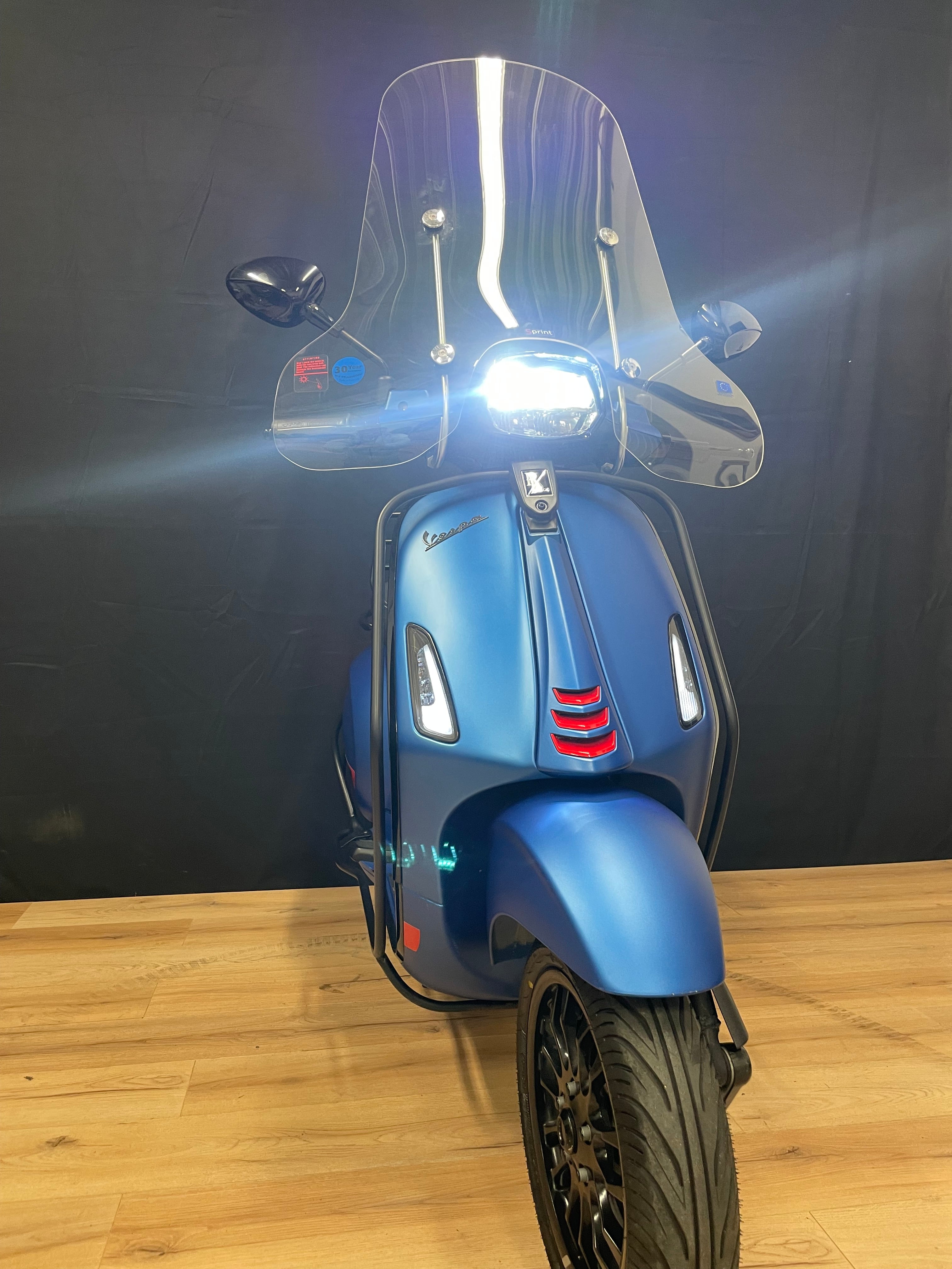 Vespa sprint | Full option | Garantie | Snor / Brom | Led