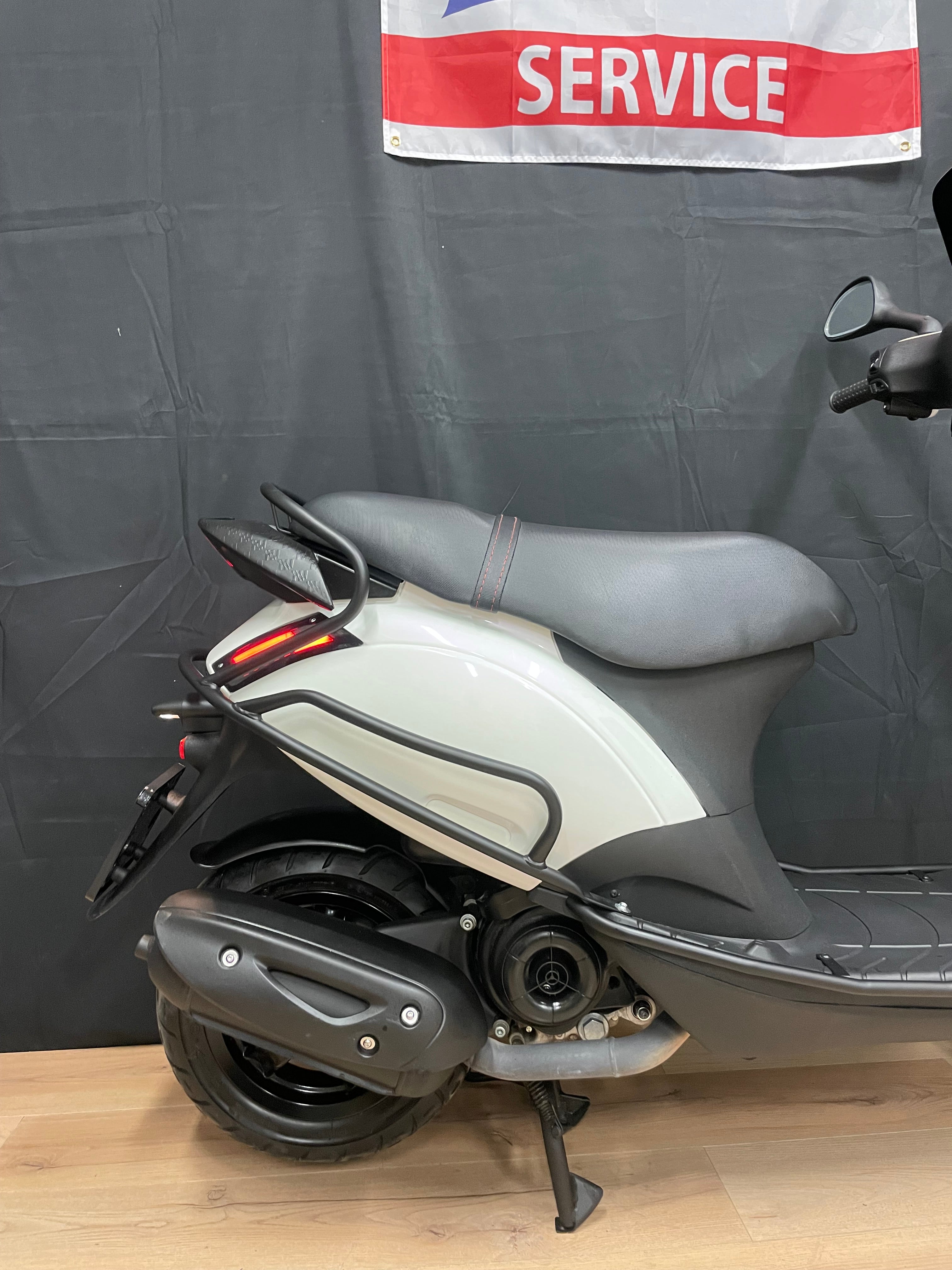 Piaggio Zip | Full option | 2023 | 3000km |Amerhyst purple