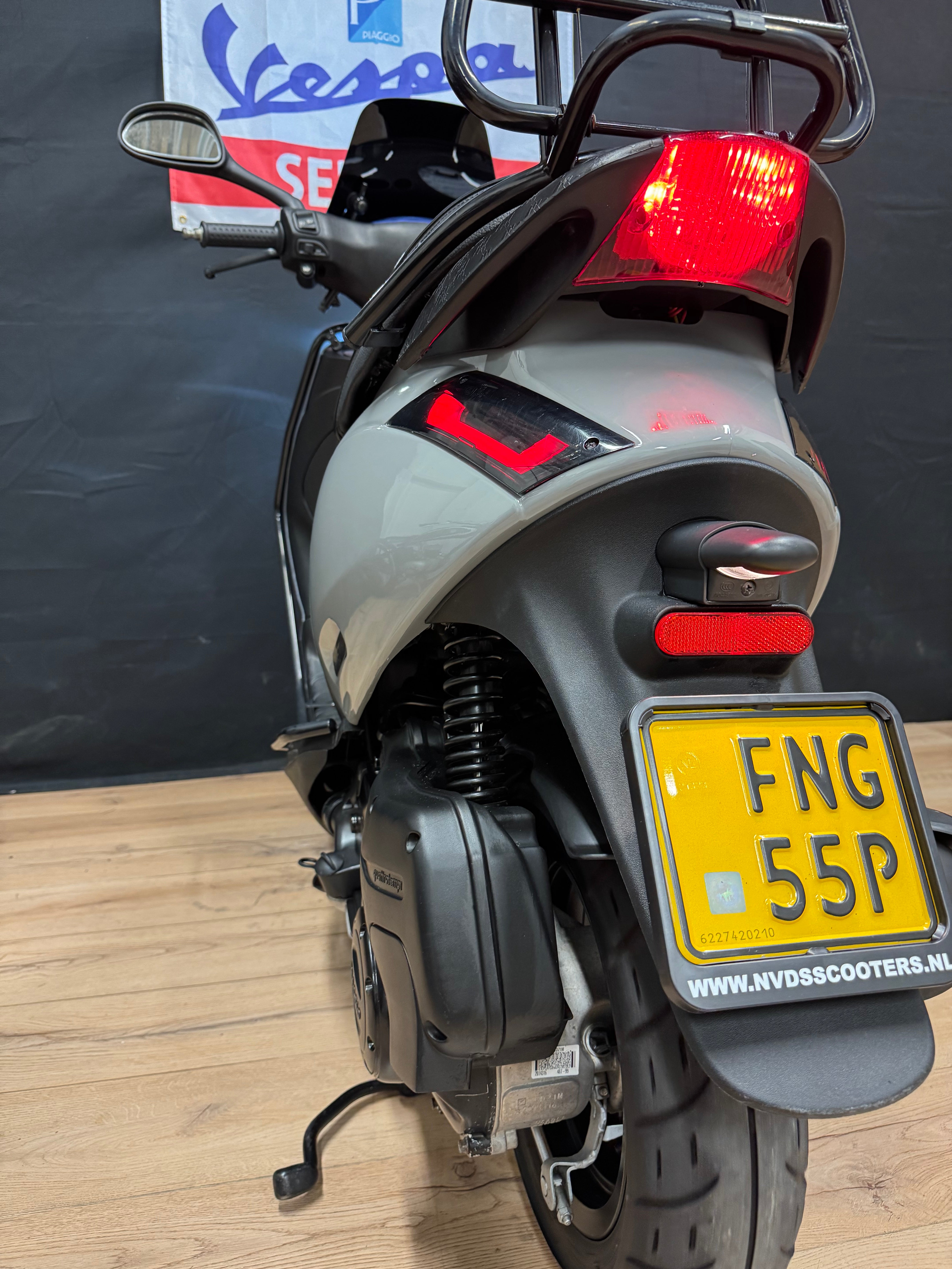 Piaggio Zip 50s | Nieuwstaat | Full option | Custom | Brom