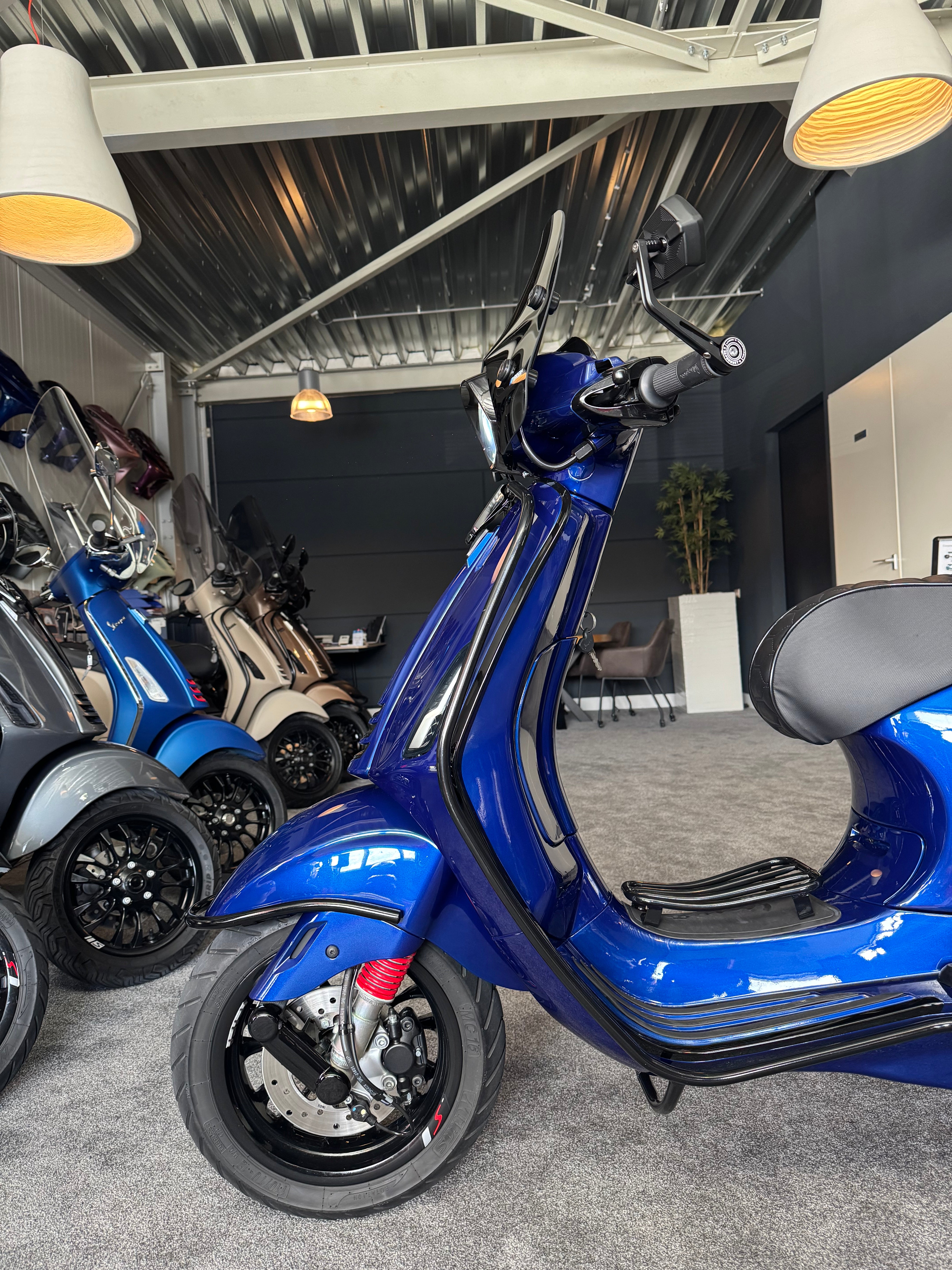 Vespa sprint 50S | Custom | Full option | Nieuwstaat |3000km