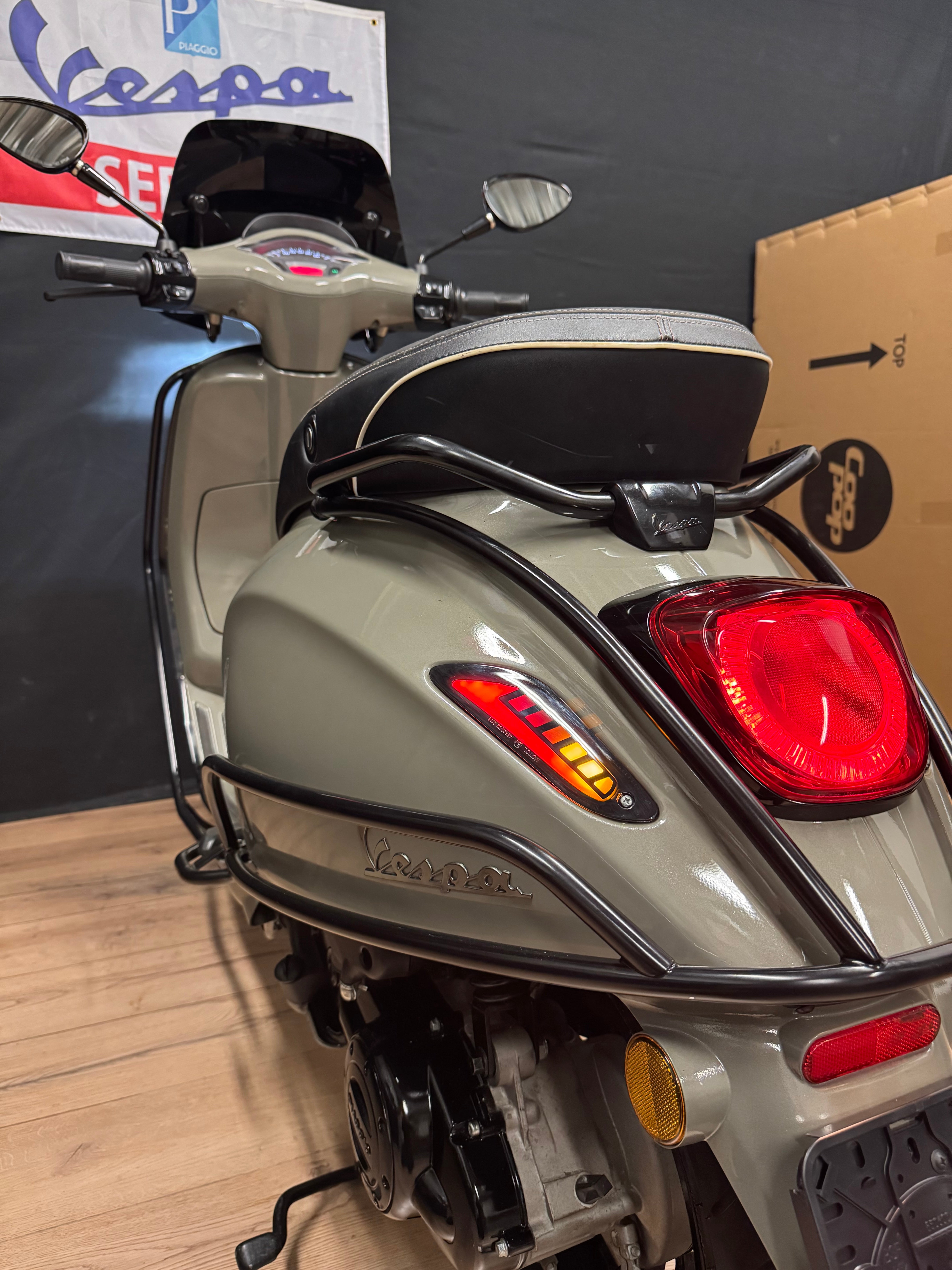 Vespa Sprint 50s | Custom | Full option | Garantie | 2000km