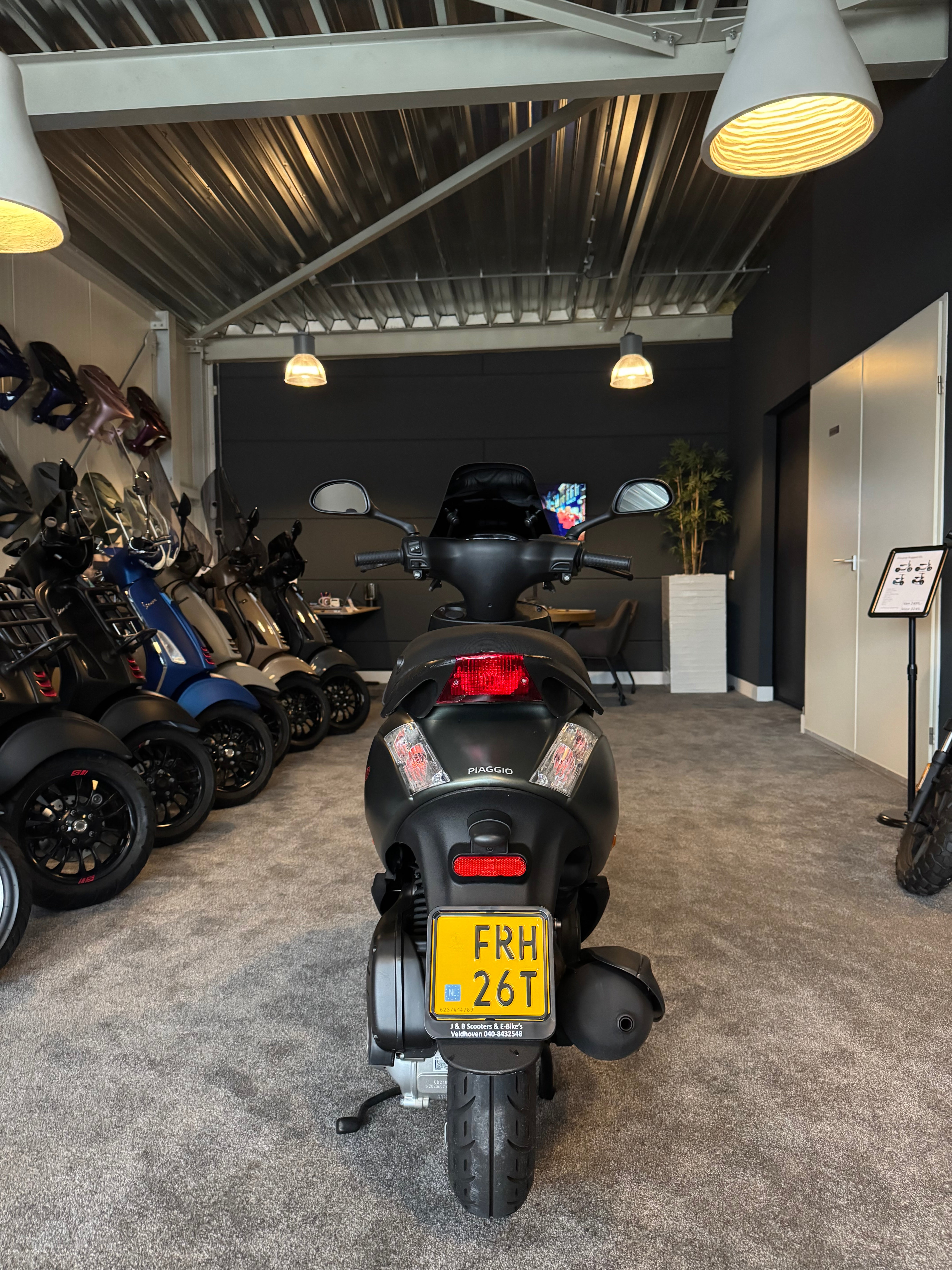 Piaggio Zip 50s | 1400km | Garantie | Nieuwstaat | Brom