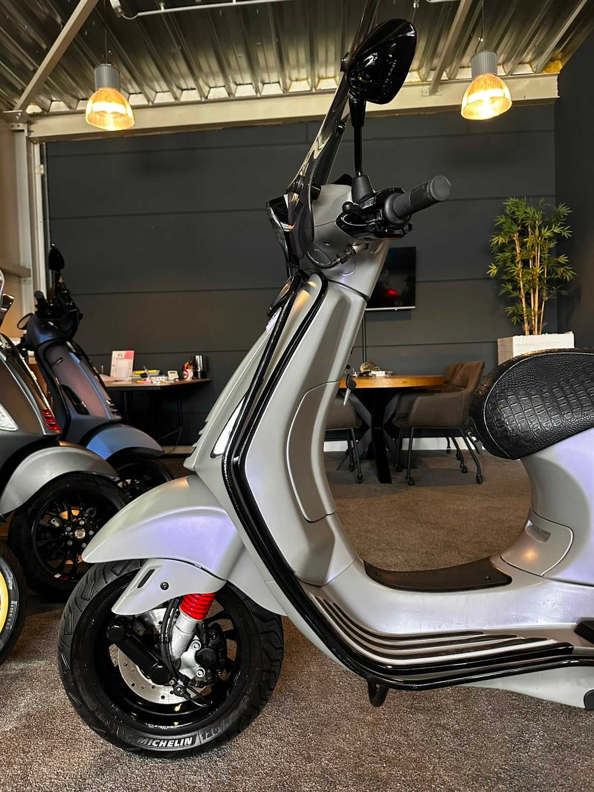 Vespa sprint 50s | Custom | Full option | Netjes | Garantie