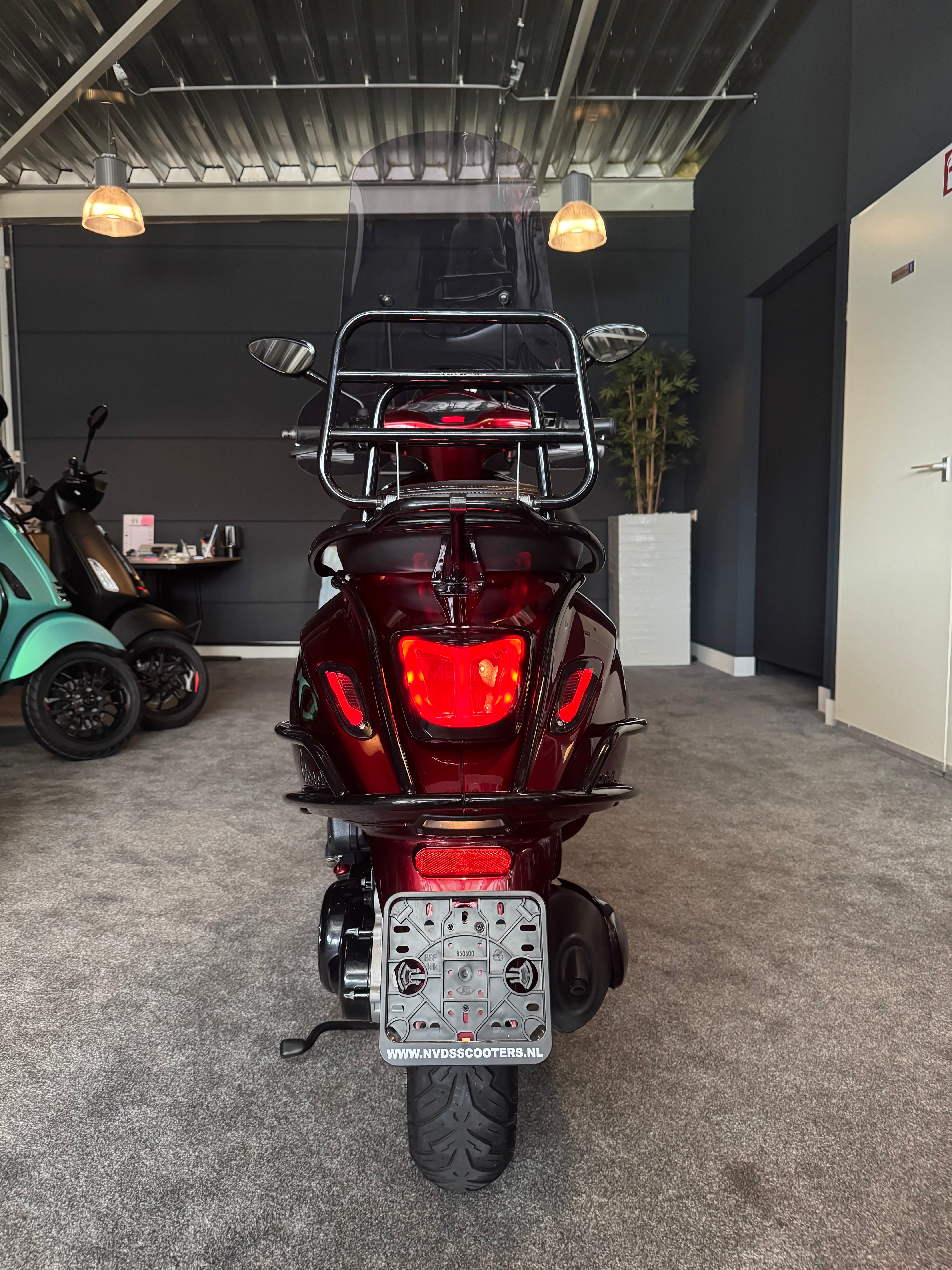 Vespa Sprint 50S | Custom | Full option | 1e eigenaar | Garantie