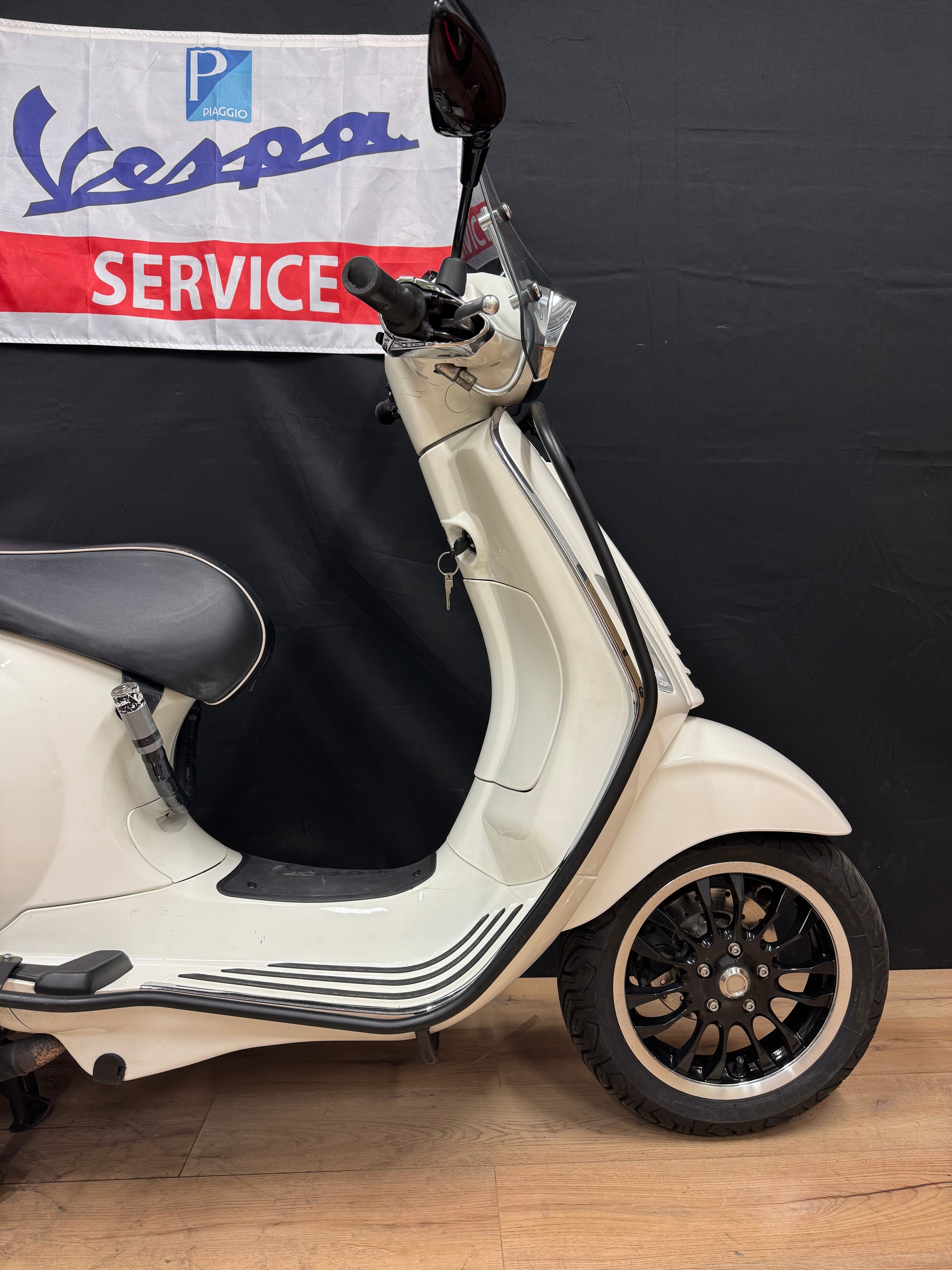 Vespa sprint E5 | 2022 | 8000km | Garantie | Opties