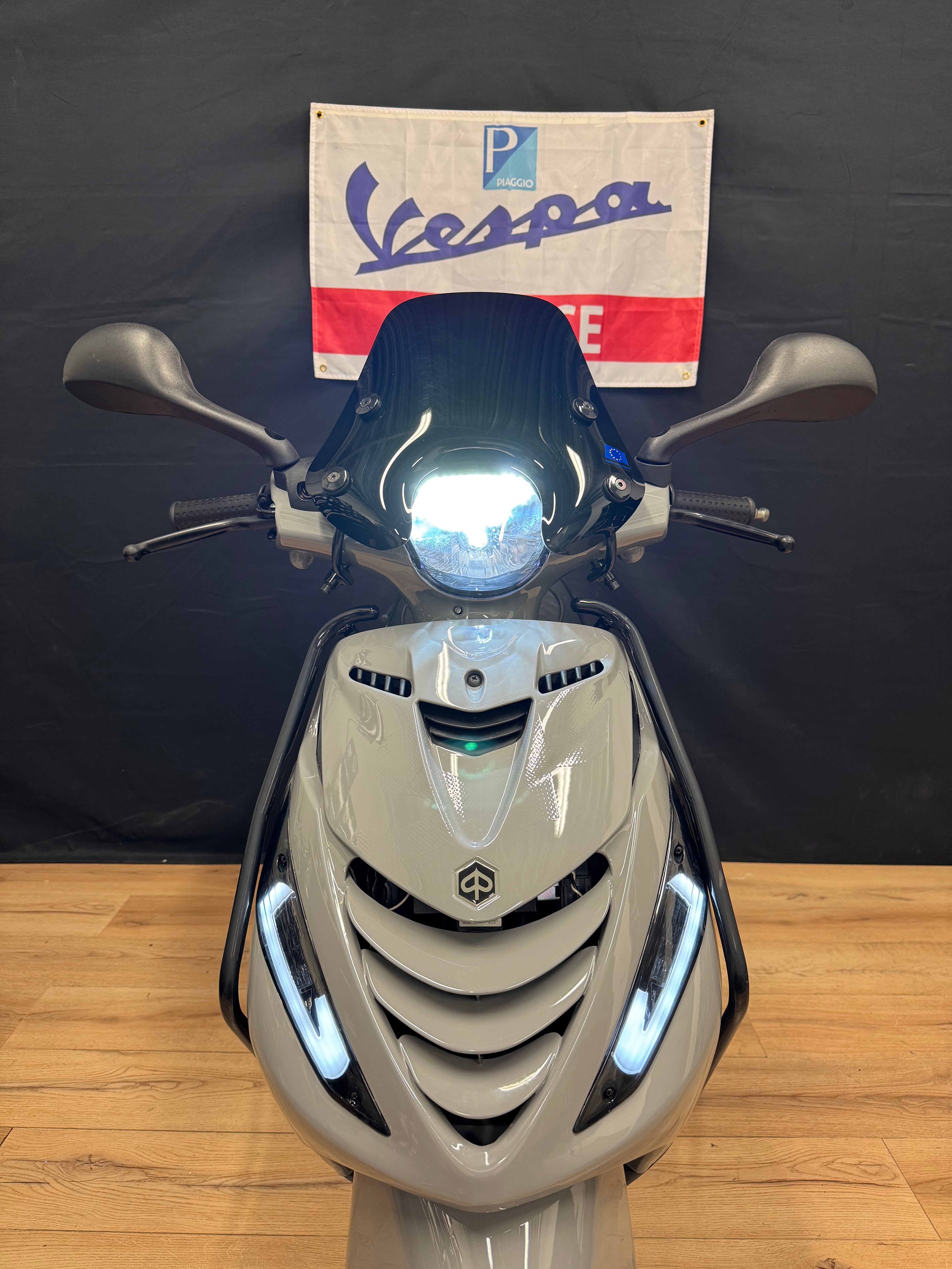 Piaggio Zip 50s | Nieuwstaat | Full option | Custom | Brom