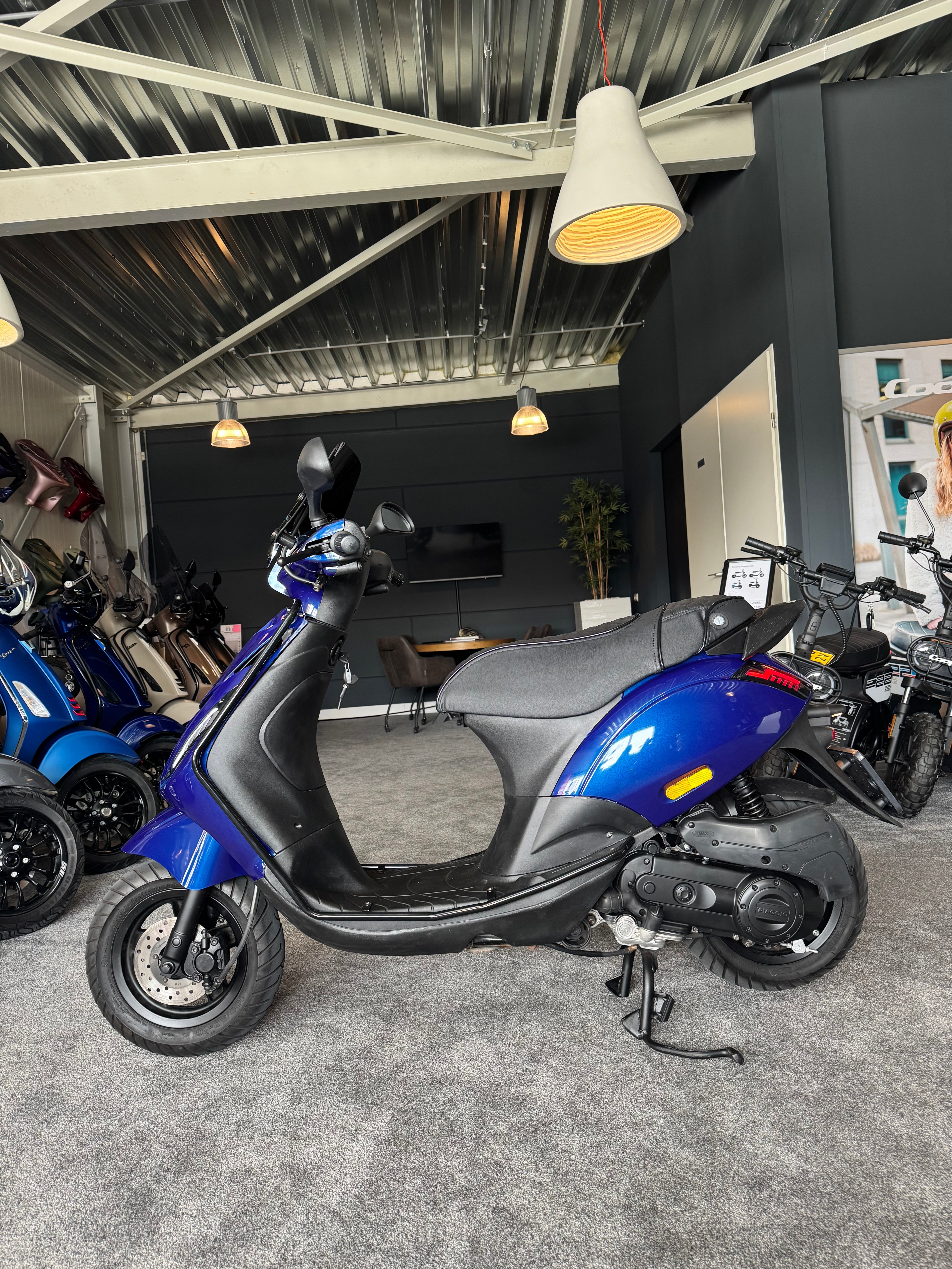 Piaggio Zip | Full option | Custom | Brom | Garantie |
