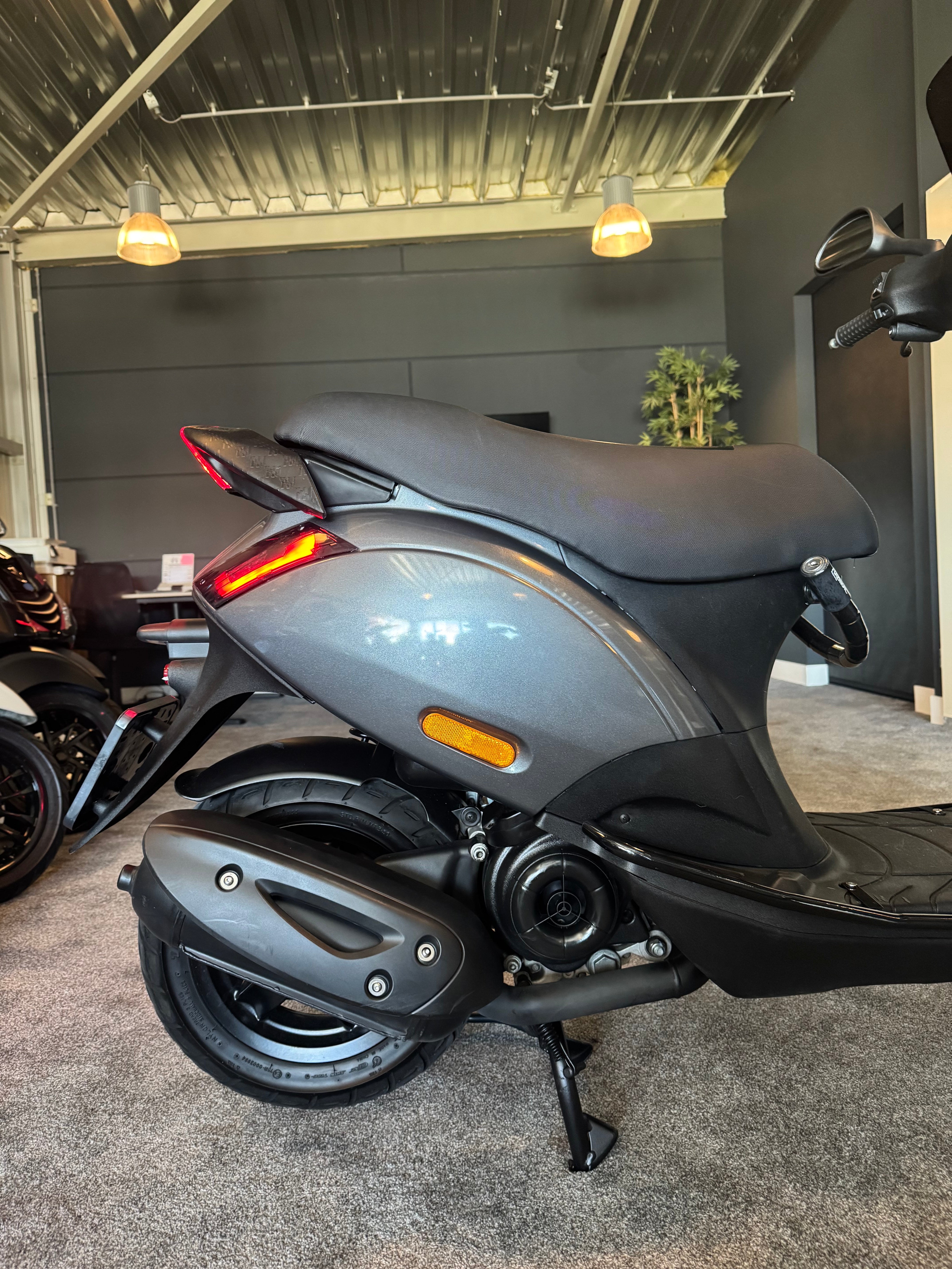 Piaggio Zip 50s | Full option | Brom | Garantie | Custom