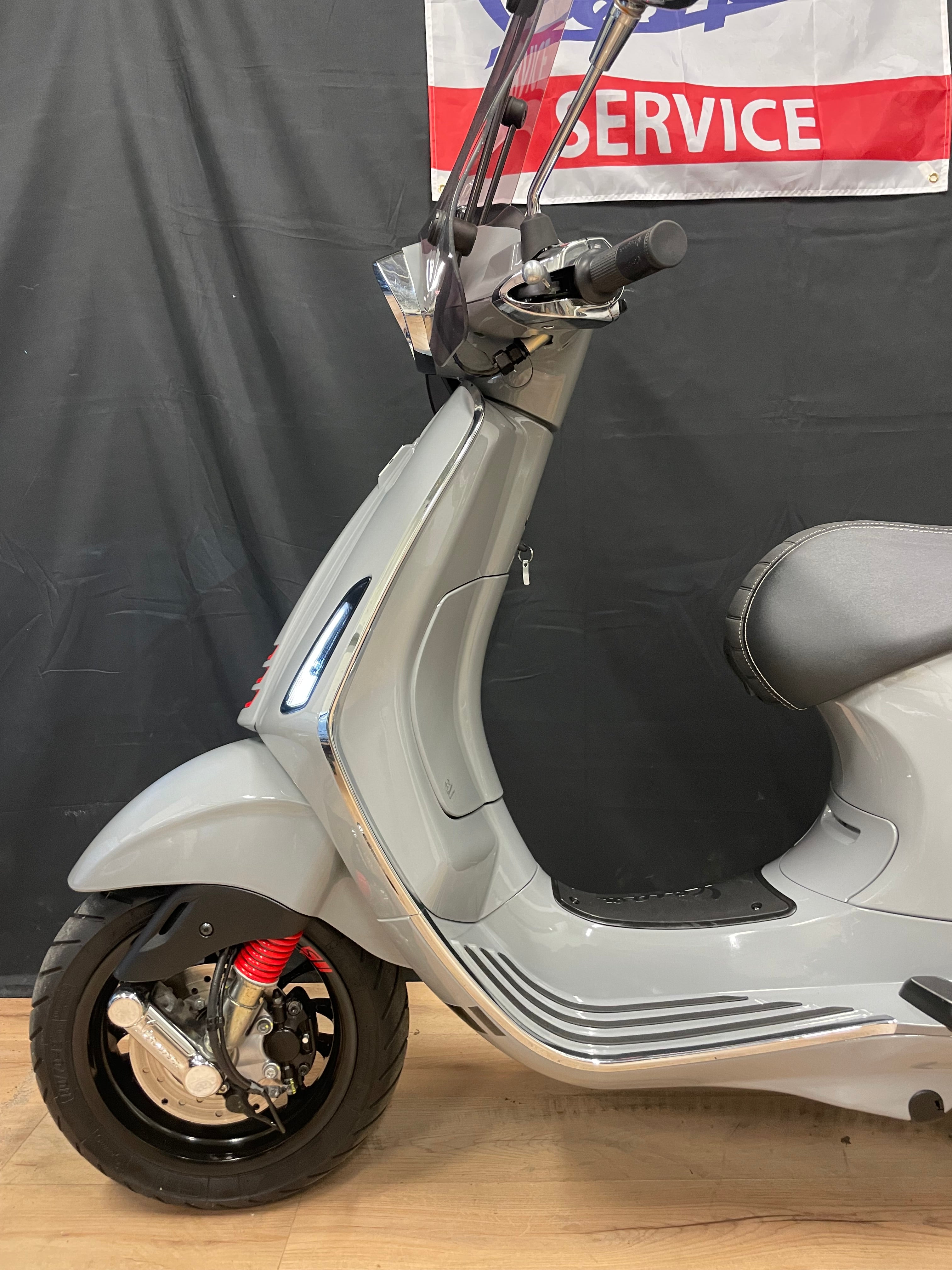 Vespa sprint 50S | Nieuwstaat | 1900km | Full option | IGET
